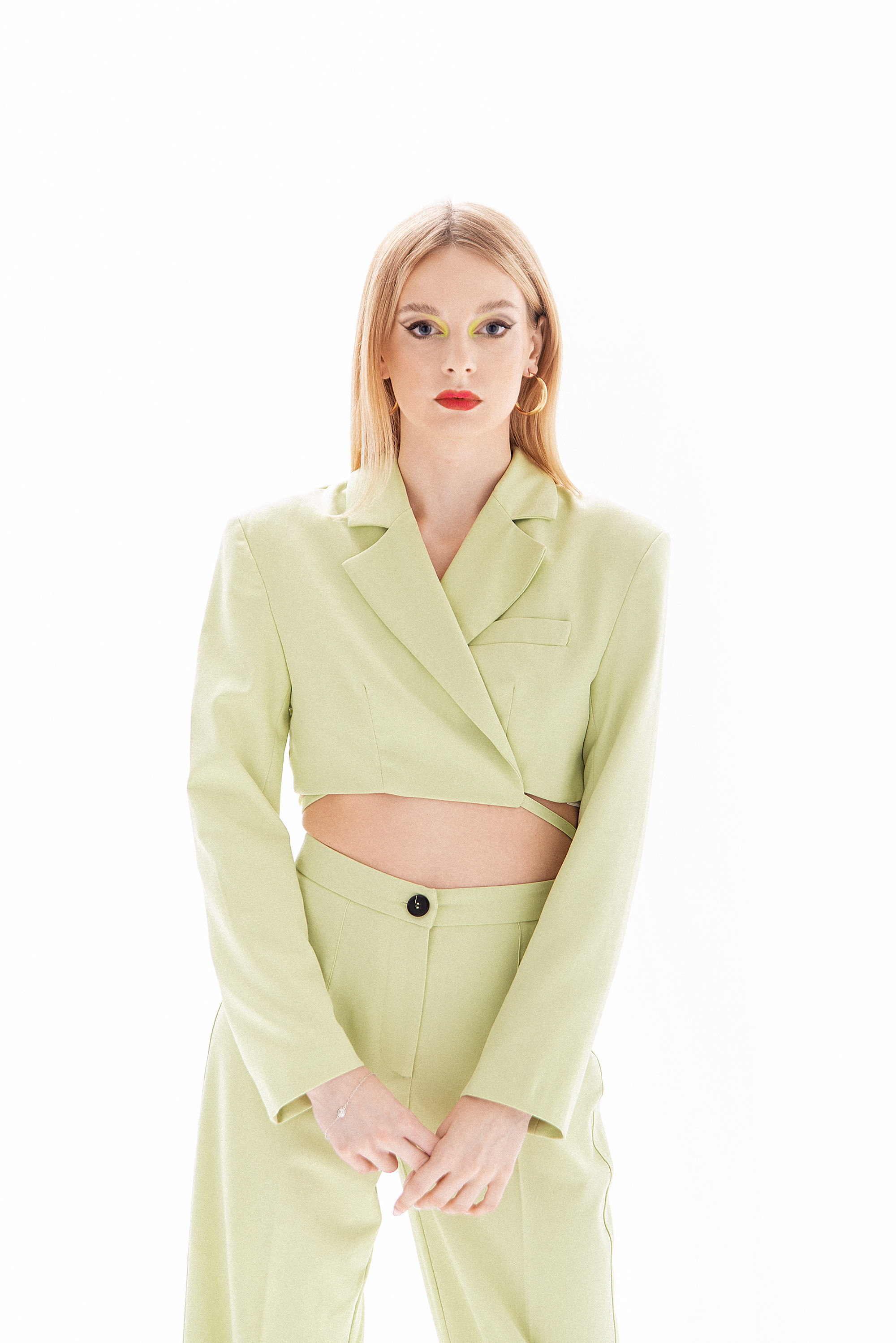 Бэкстейдж со съёмки в студии в Туле. Предметный и портретный фотограф в Туле. Юлия Даниленко