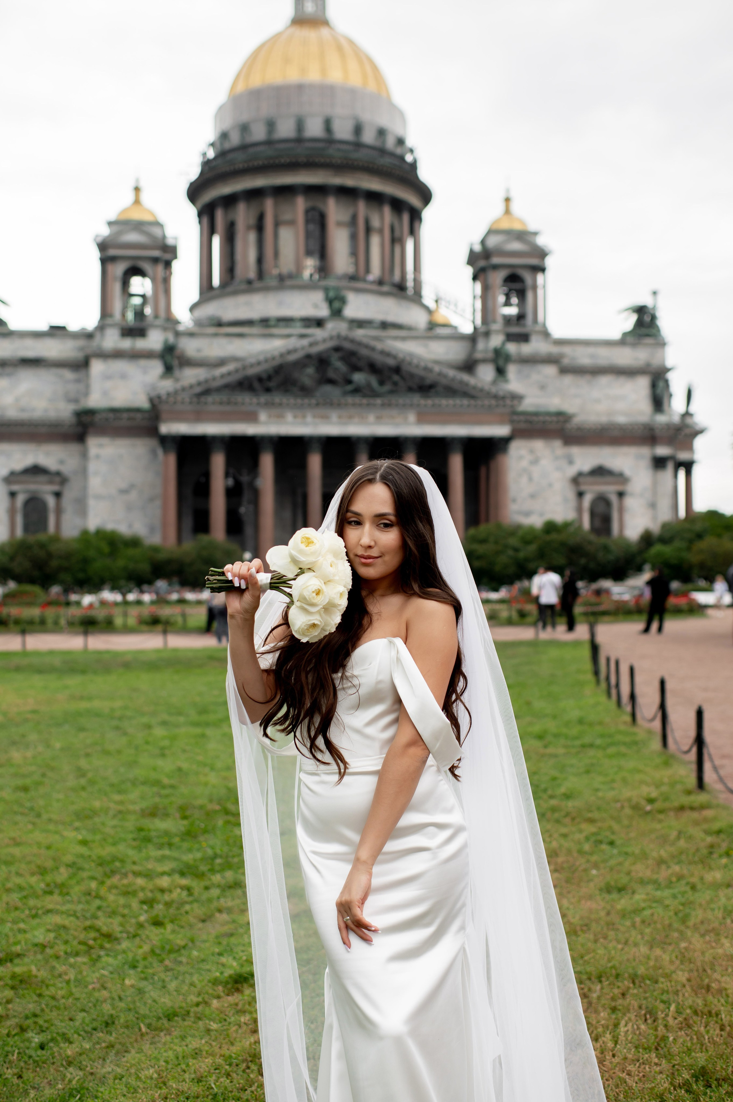 Классическая свадебная фотосессия Аины и Антона по самым красивым местам для свадебной прогулки в Санкт-Петербурге. Портретный, семейный и свадебный фотограф в Санкт-Петербурге и в Пушкине Ширяев Денис