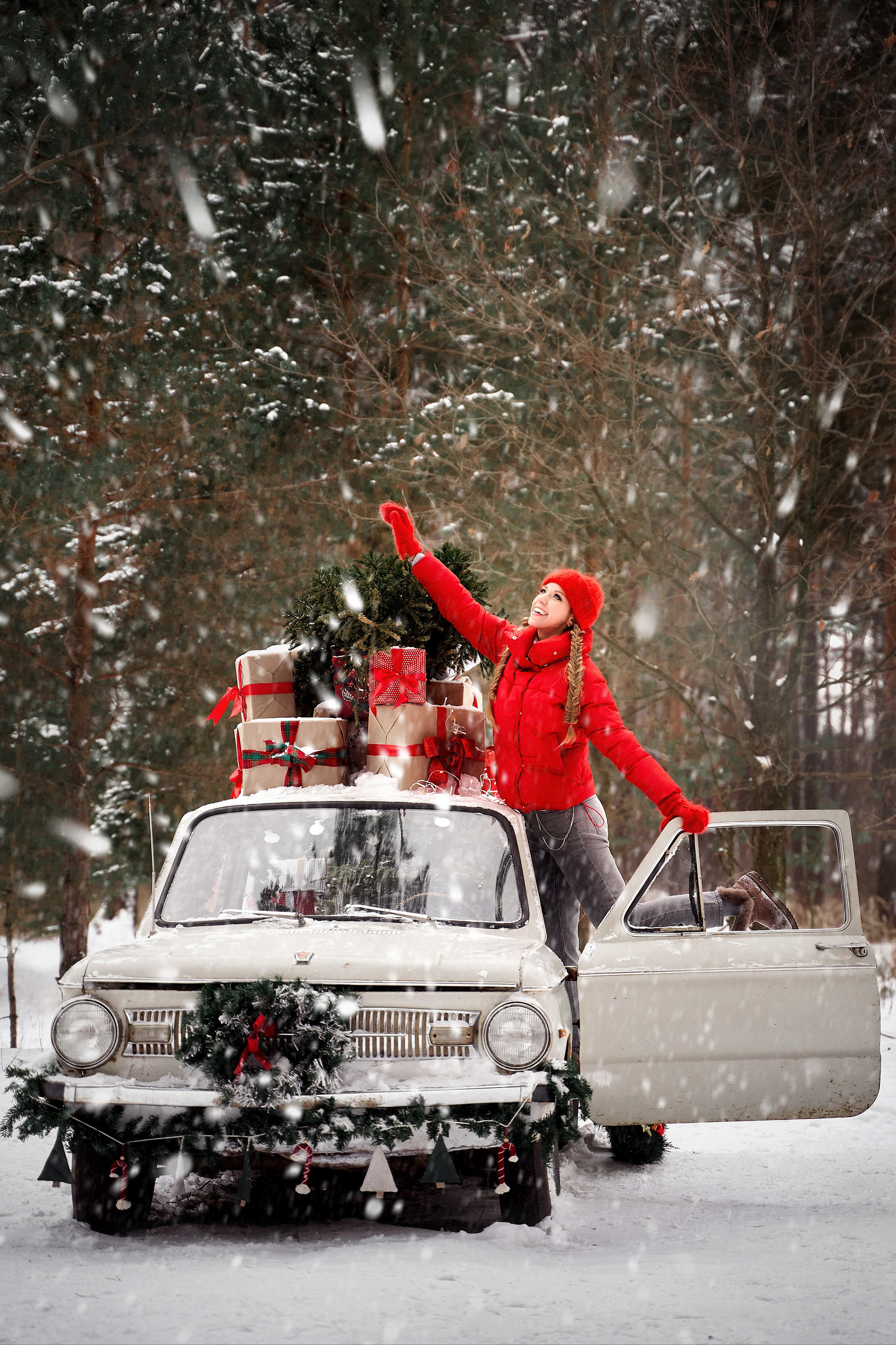 Семья с машиной. Свадебный и семейный фотограф Игорь Елагин