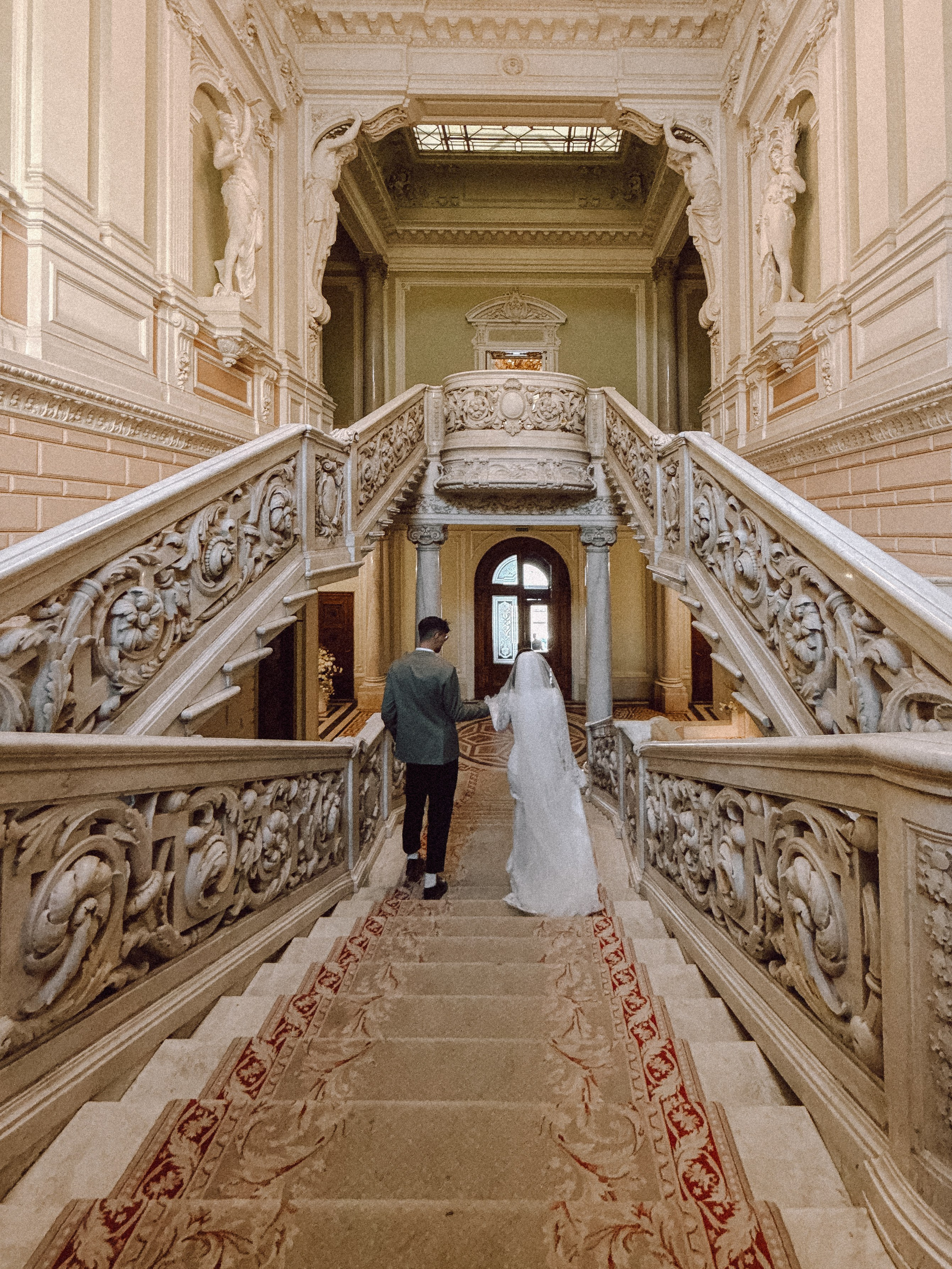 ФОТО НА ТЕЛЕФОН ВО ВРЕМЯ БРАКОСОЧЕТАНИЯ В ПЕРВОМ ДВОРЦЕ И ПРОГУЛКИ. Профессиональный фотограф, Санкт-Петербург — Виктория Богомолова