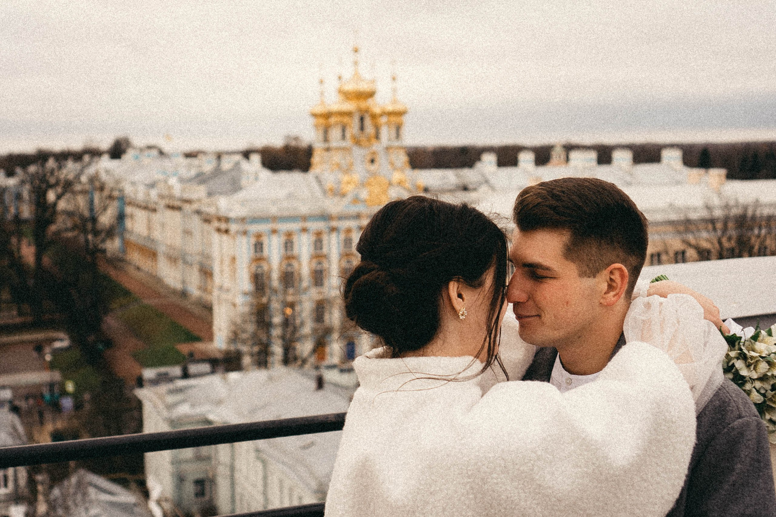 СВАДЕБНАЯ СЬЕМКА ПАРЫ В ГОРОДЕ ПУШКИН В ПАРКЕ ЕКАТЕРИНЕНСКОМ В НОЯБРЕ. Профессиональный фотограф, Санкт-Петербург — Виктория Богомолова