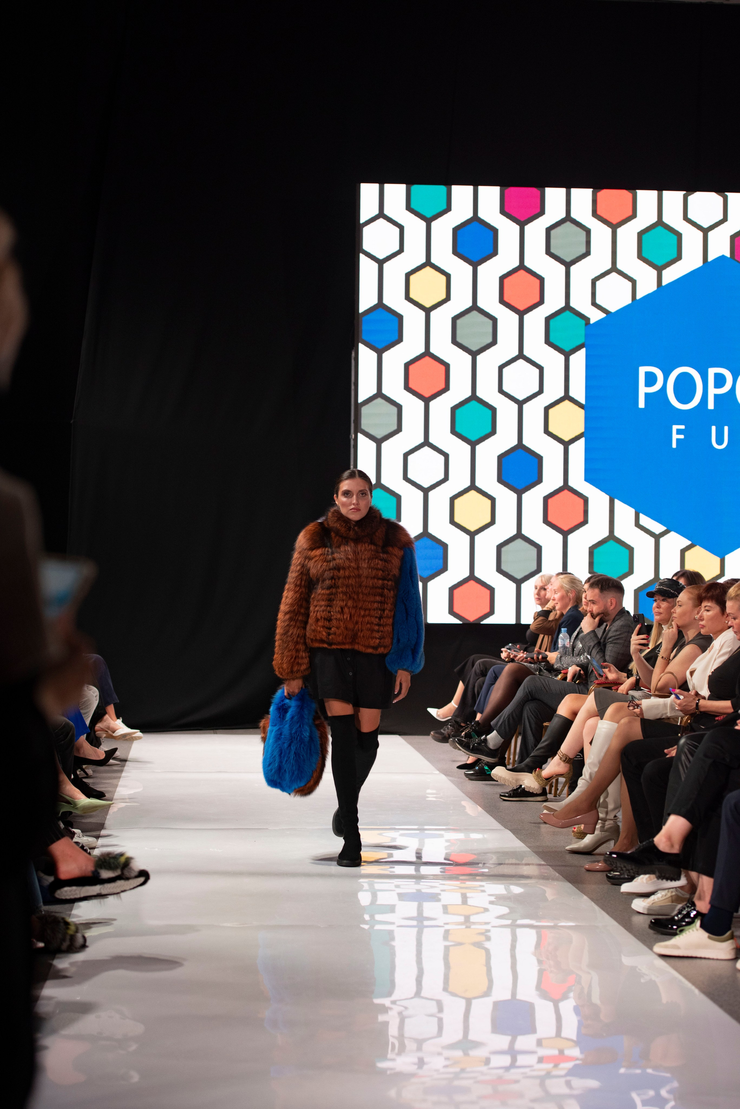 Фотограф на модельный показ. Свадебный, семейный, фэшн фотограф, школьный фотограф в Сочи