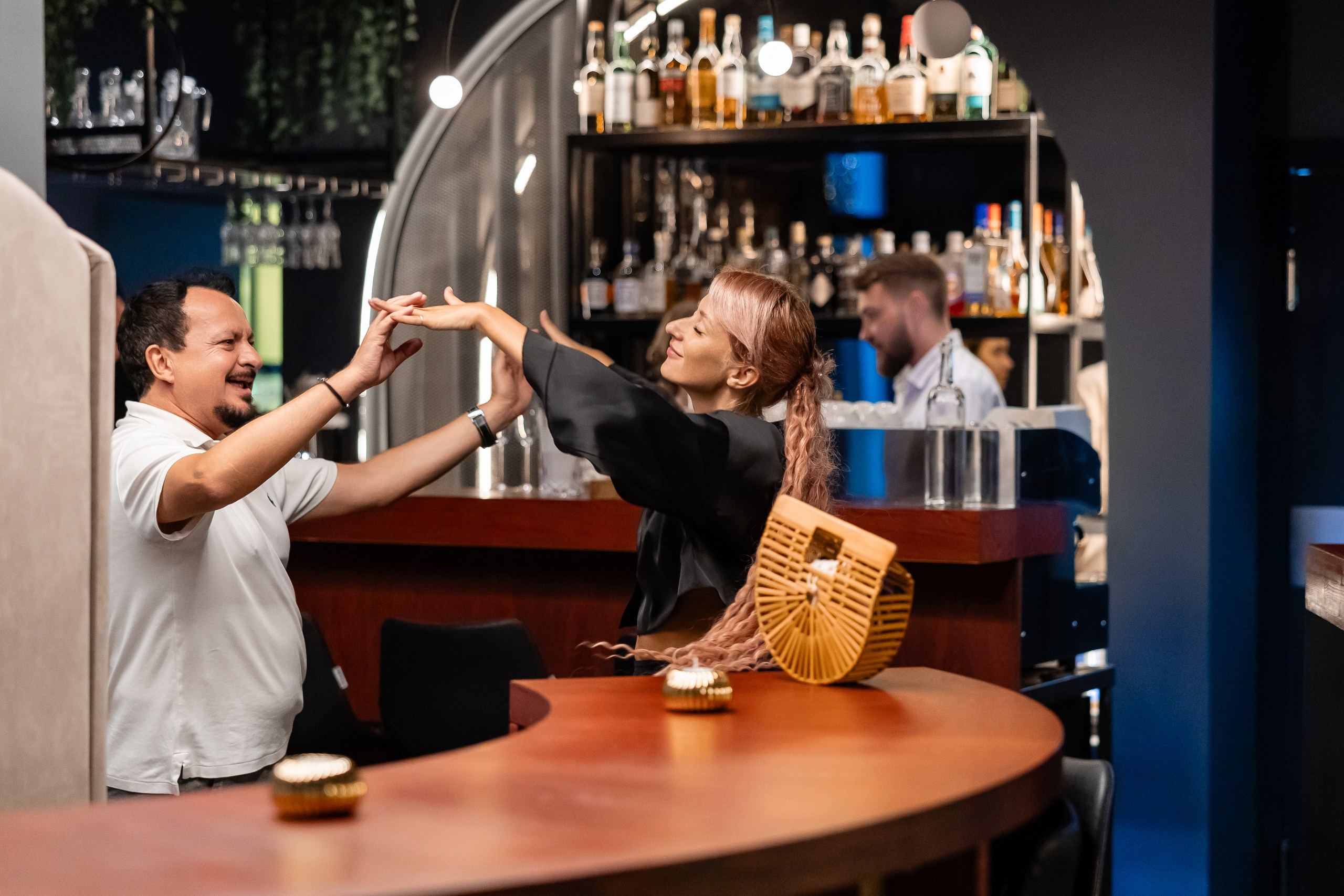 Выставка работ Дениса Шевчука в ресторане Attolini. Фотограф в Санкт-Петербурге — Сергей Петров