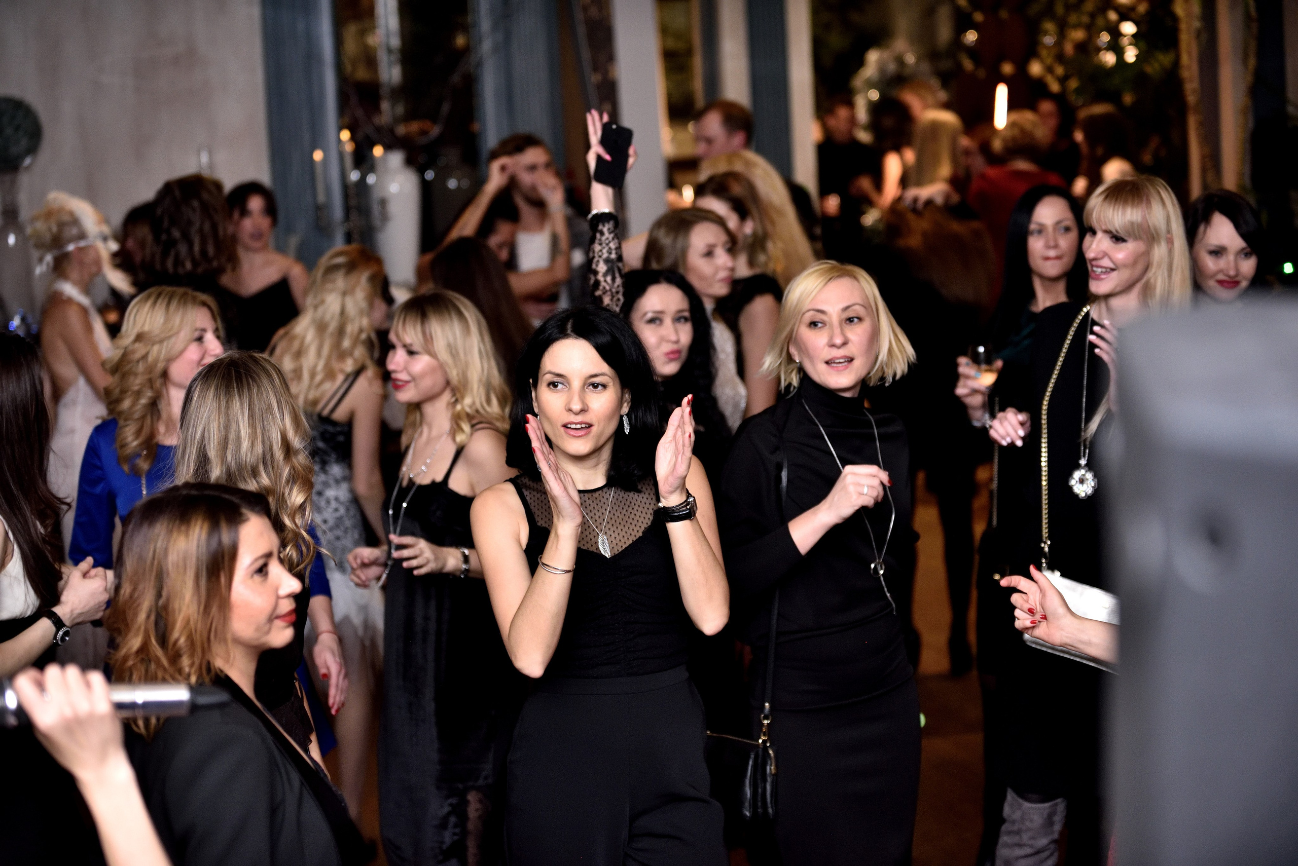 "Награждение сотрудников по итогам года на мероприятии".