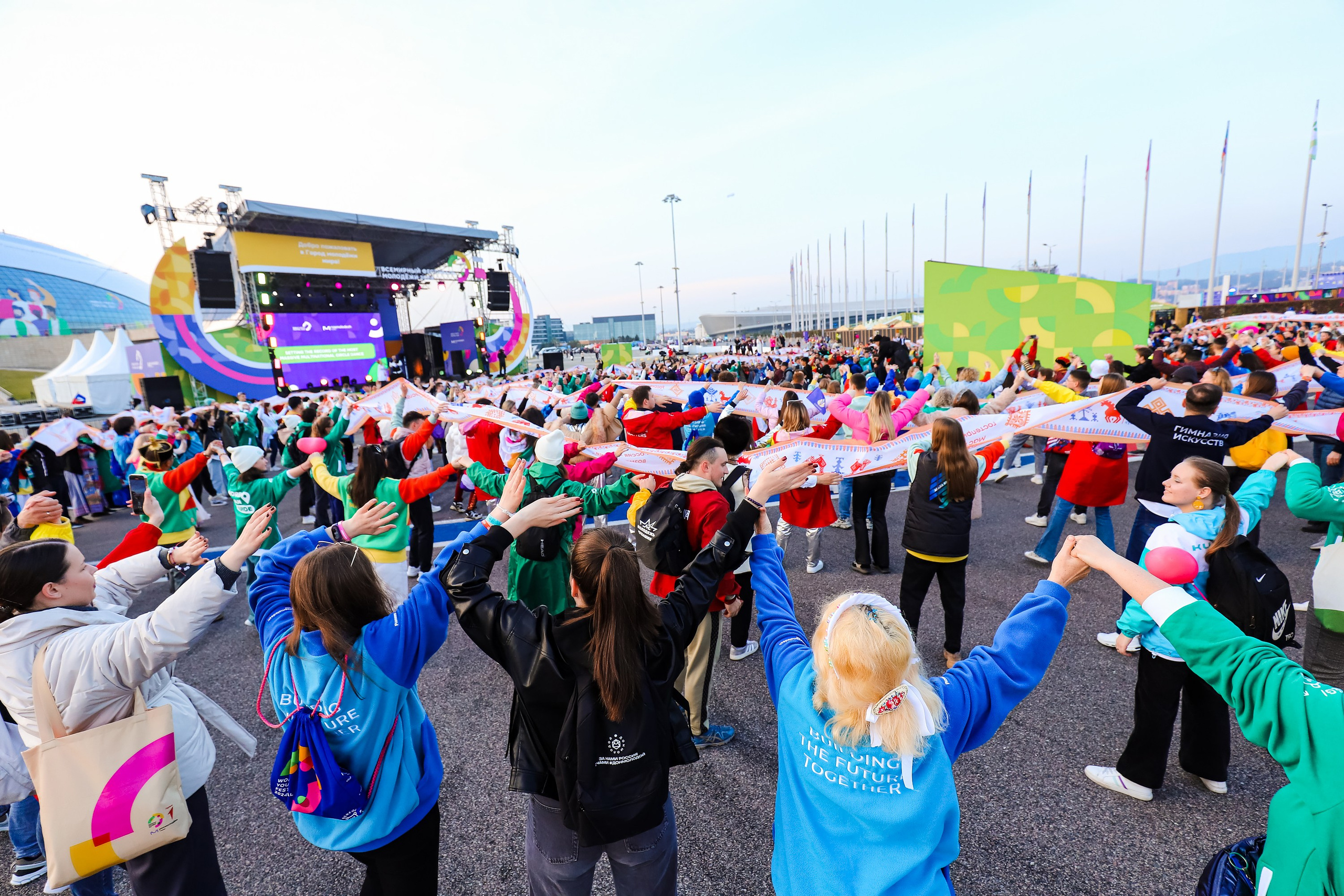 Всемирный фестиваль молодежи 2024. Репортажный и fashion фотограф в Москве Сергей Бардин