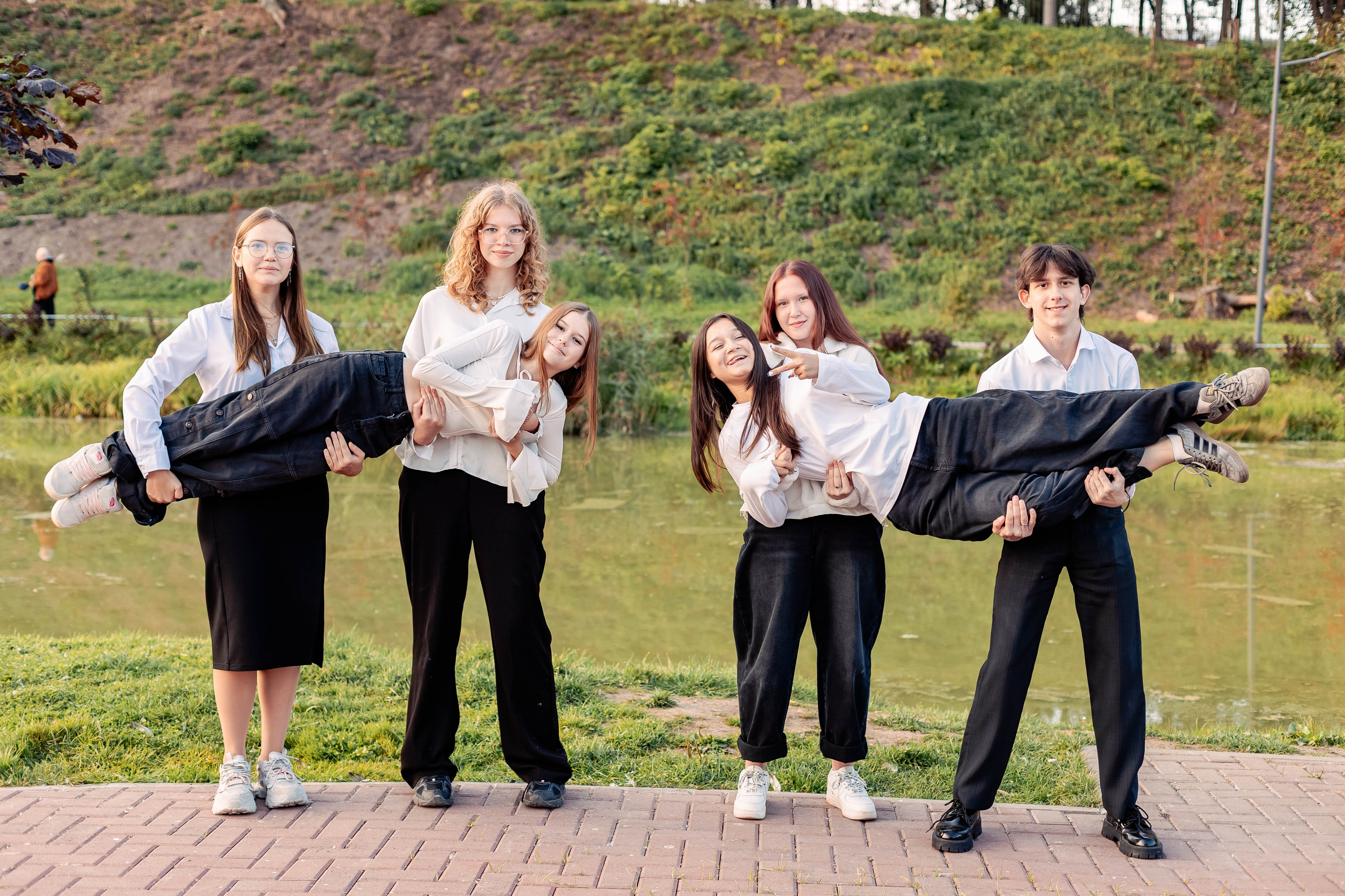 Позирование группы. Выпускные альбомы для детского сада и школы