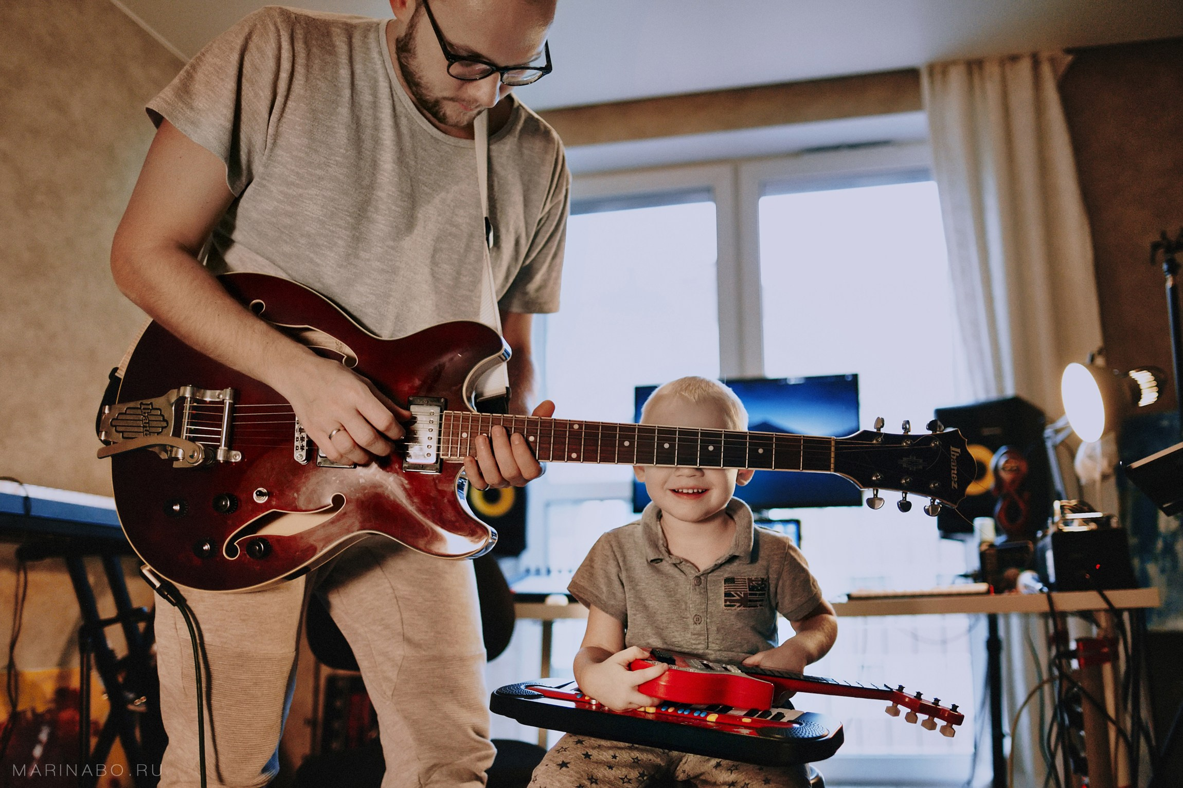 В гостях, новогодняя, домашняя фотосъемка в Санкт-Петербурге. Семейный Lifestyle фотограф в Санкт-Петербурге Марина Бокшицкая