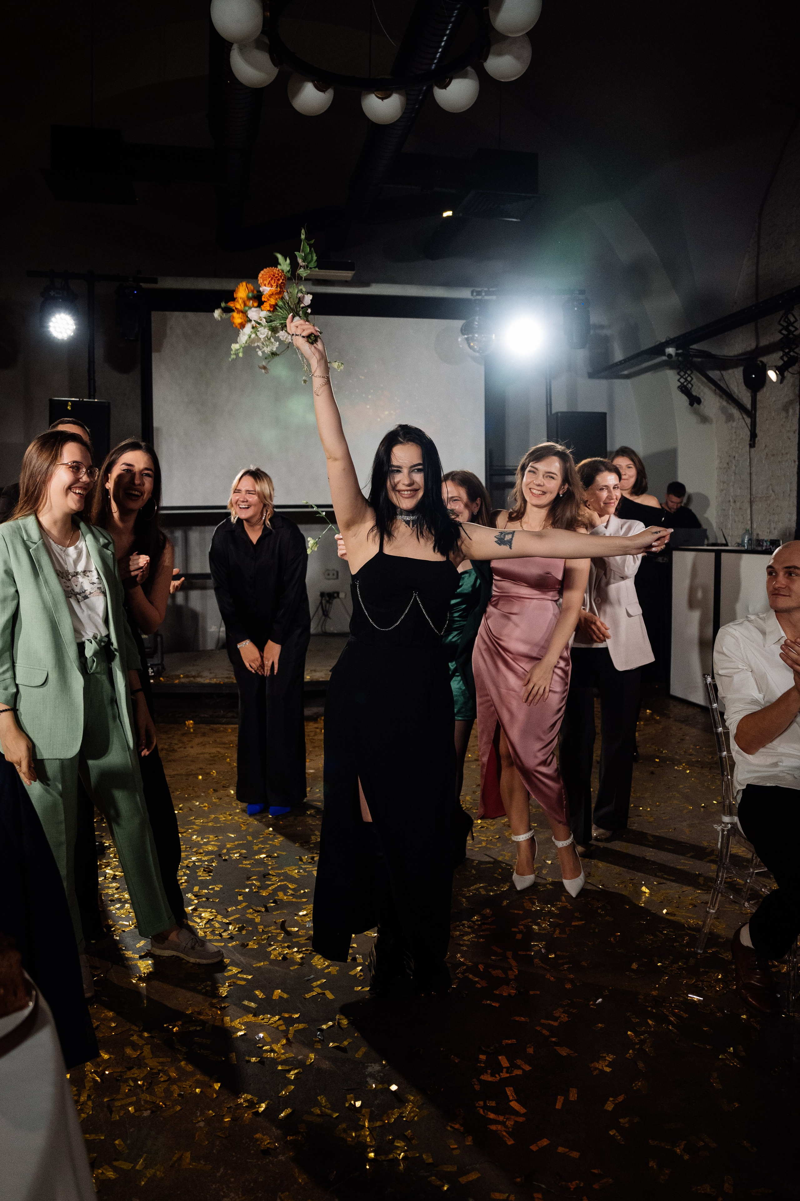 Оранжевая свадьба в гребешках. Свадебный фотограф организатор в Санкт-Петербурге Ассоль Опарина