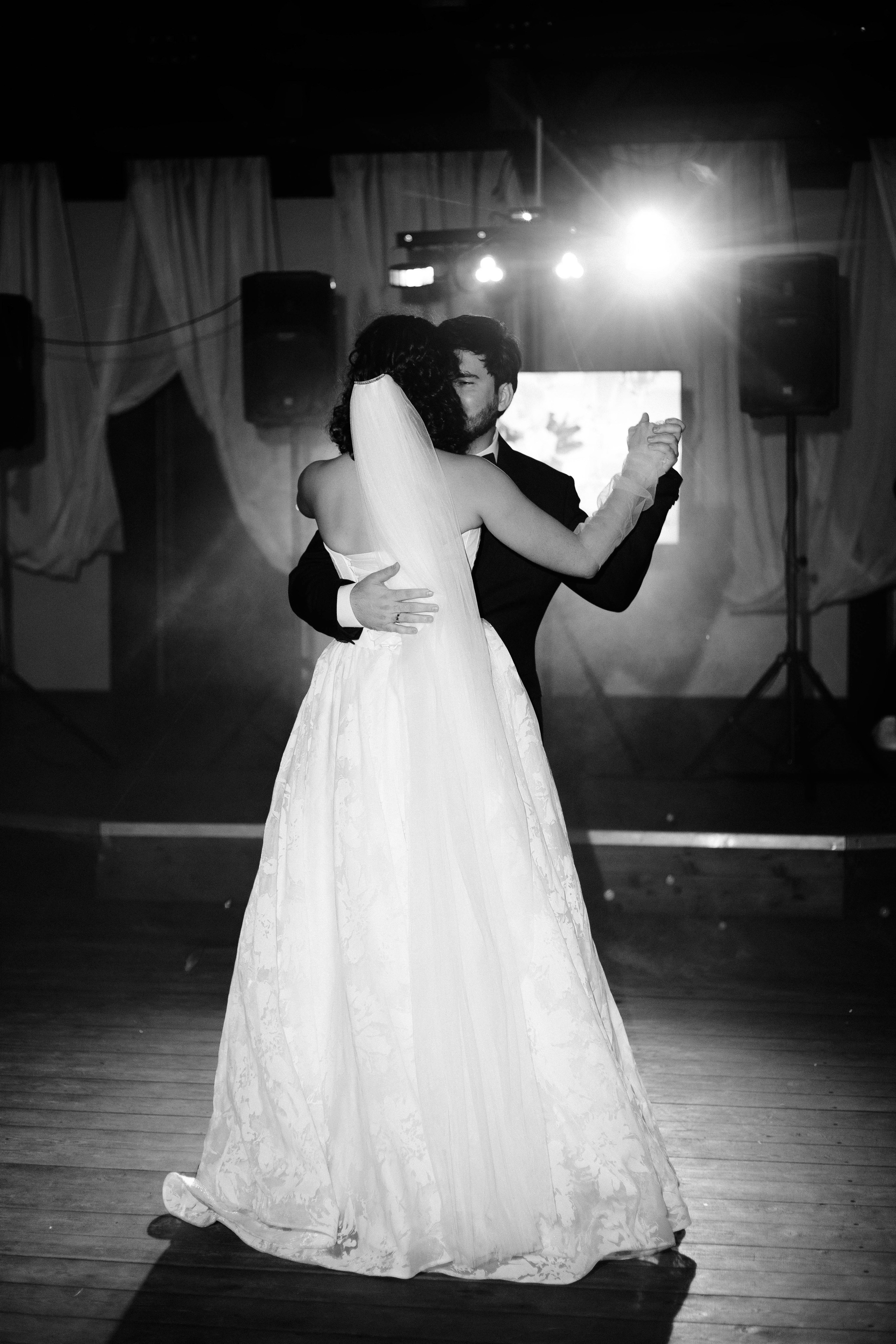 Железобетонно. Свадебный фотограф видеограф Новосибирск Кемерово Калининград