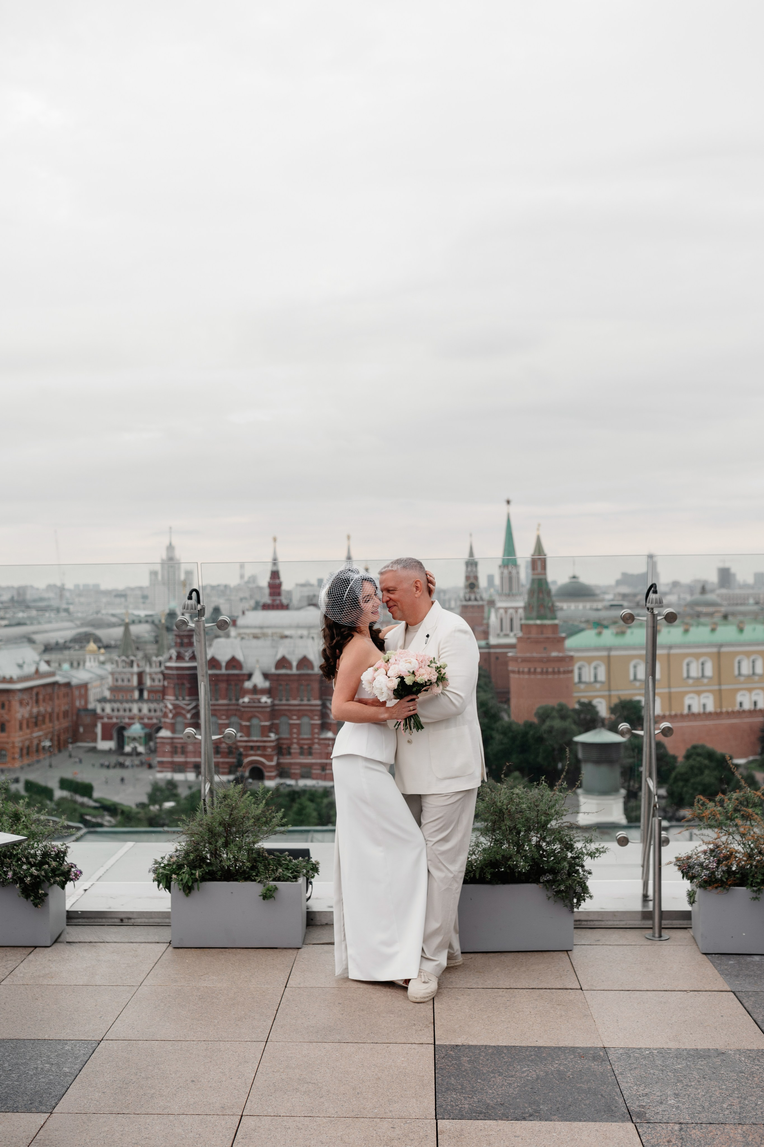 Свадебная фотосессия Ирины и Андрея в центре Москвы