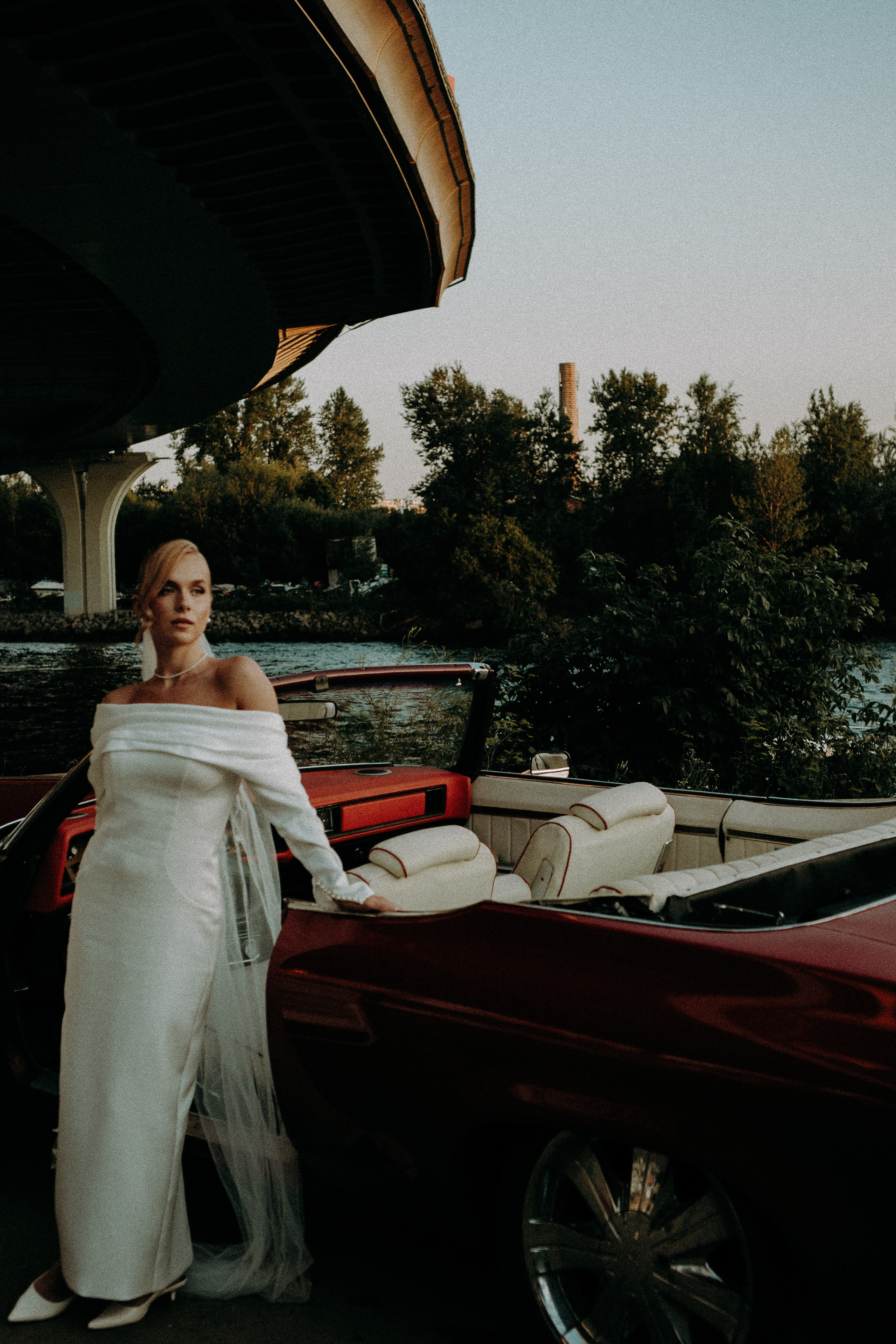 СВАДЕБНАЯ СЬЕМКА ВОЗЛЕ МСОТА БЕТАНКУРА НА КАБРИОЛЕТЕ. Профессиональный фотограф, Санкт-Петербург — Виктория Богомолова