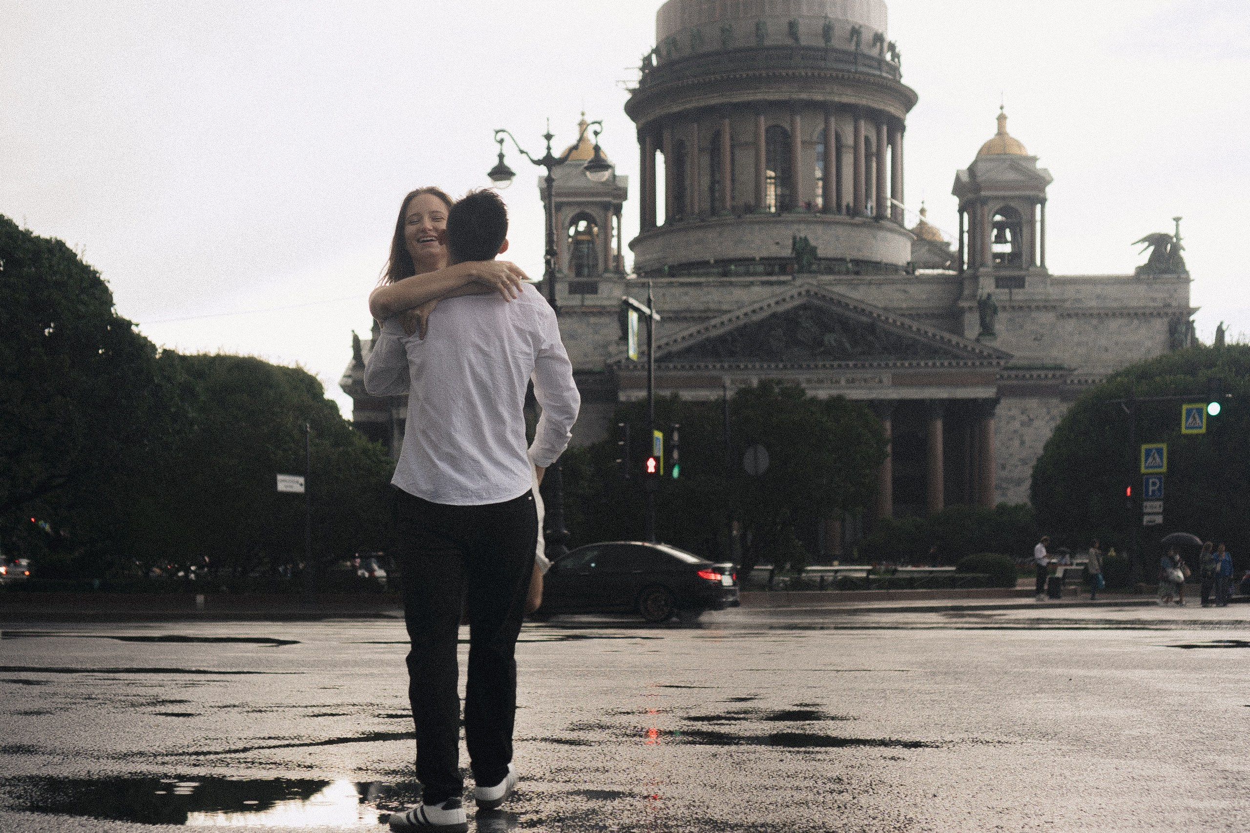 СВАДЕБНАЯ ФОТОСЕСИСИЯ В МЕТРО И ВОЗЛЕ ИСАКИЕВСКОГО СОБОРА В ДОЖДЬ. Профессиональный фотограф, Санкт-Петербург — Виктория Богомолова