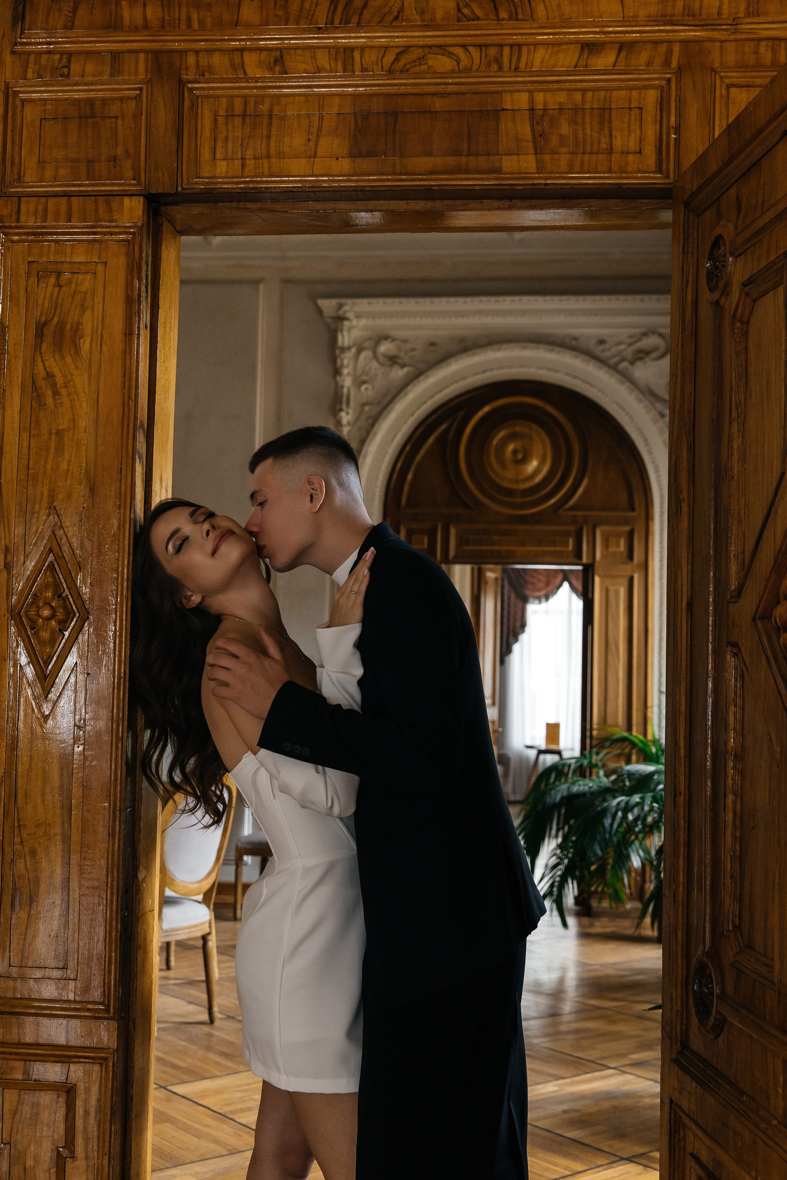 Даниил и Анастасия. Свадебная фотосессия в Библиотеке-читальне им. А. С. Пушкина. Фотограф и видеограф Анна Домашенко