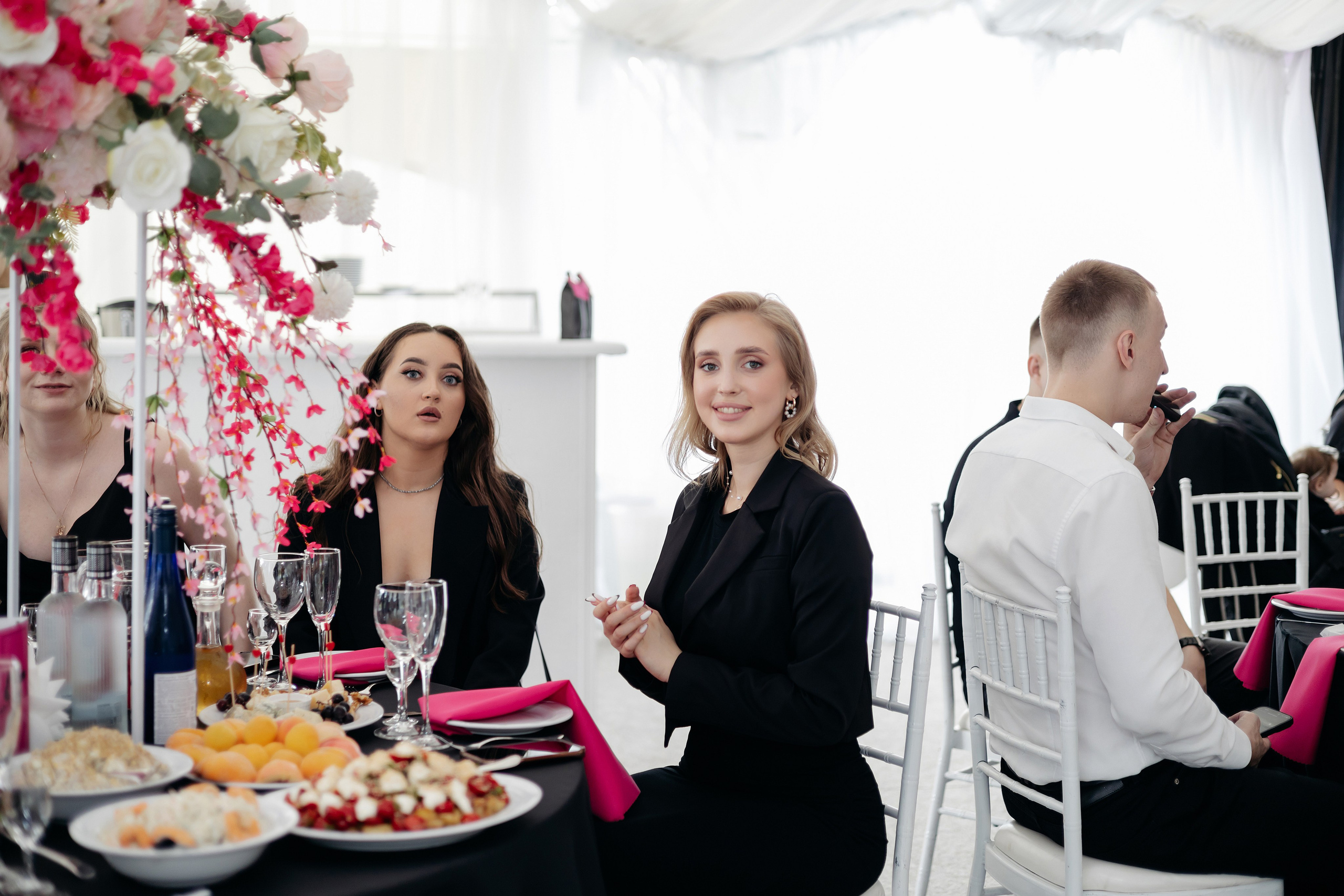 Александра и Кирилл. Свадебный фотограф в Пскове и Санкт-Петербурге | Анна Голикова