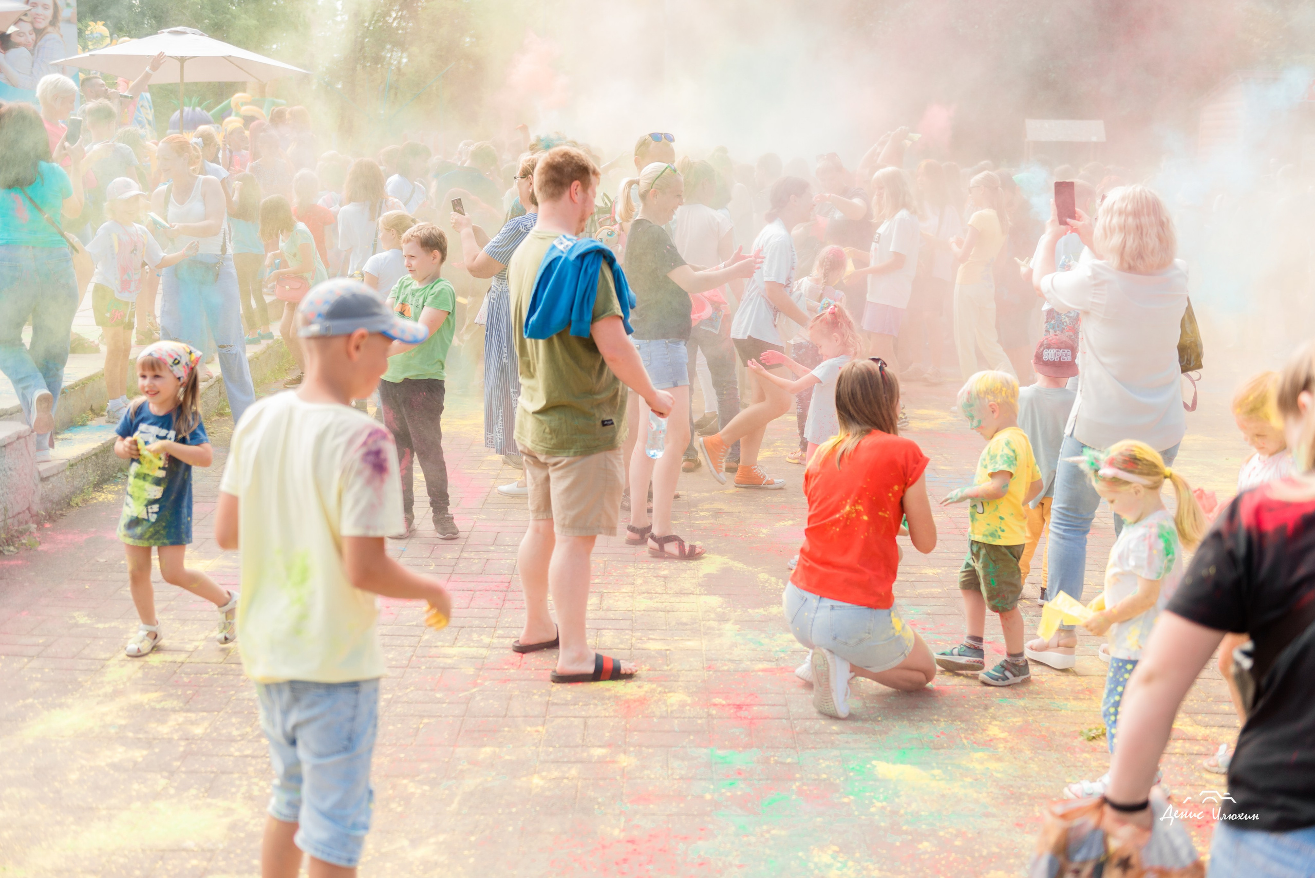 Краски Холи в Комсомольском Парке 2023. Детский фотограф, семейный фотограф и репортажи в Кемерово