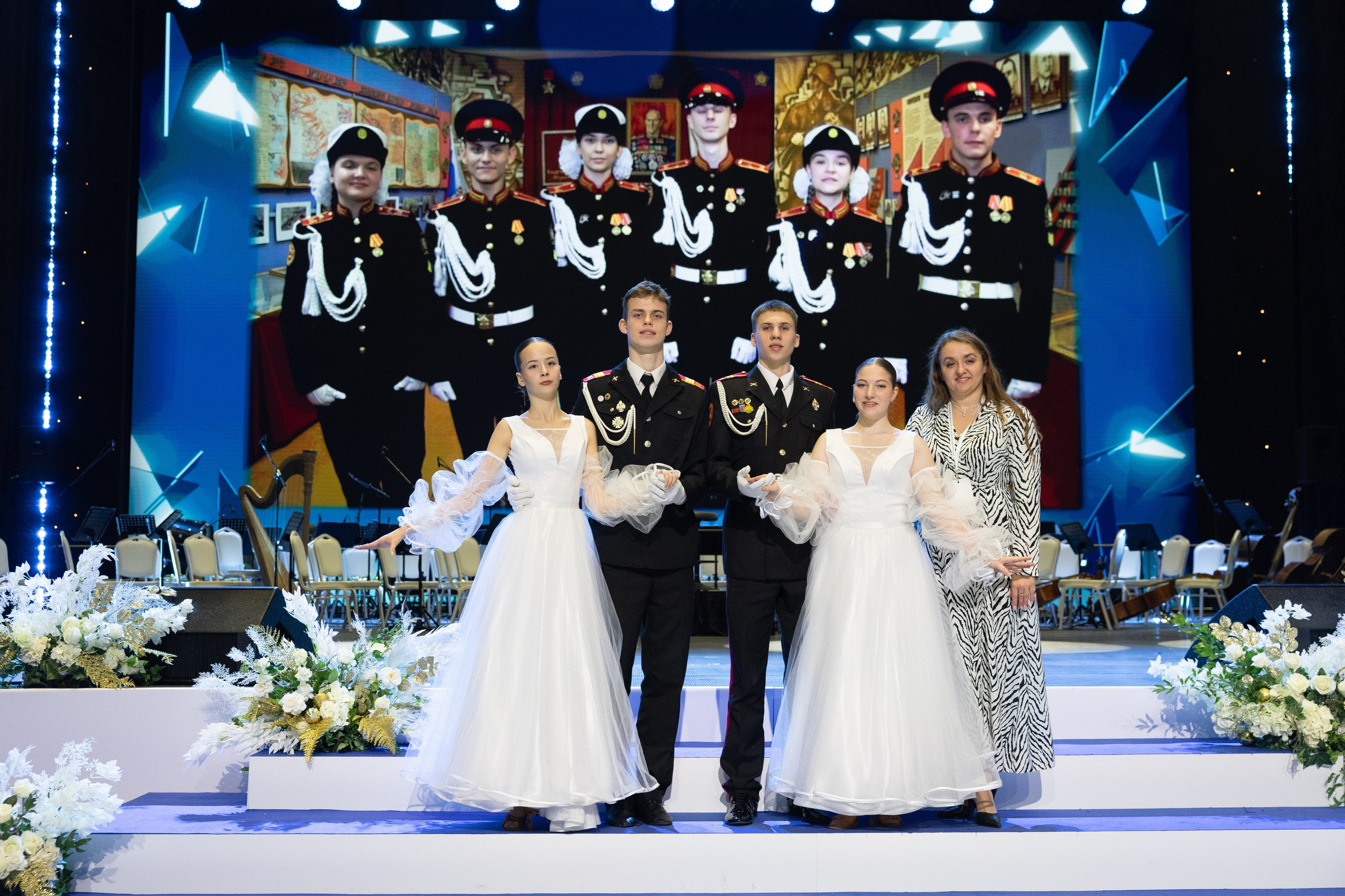 Кадетский бал. VICTOR SAPOZHNIKOV