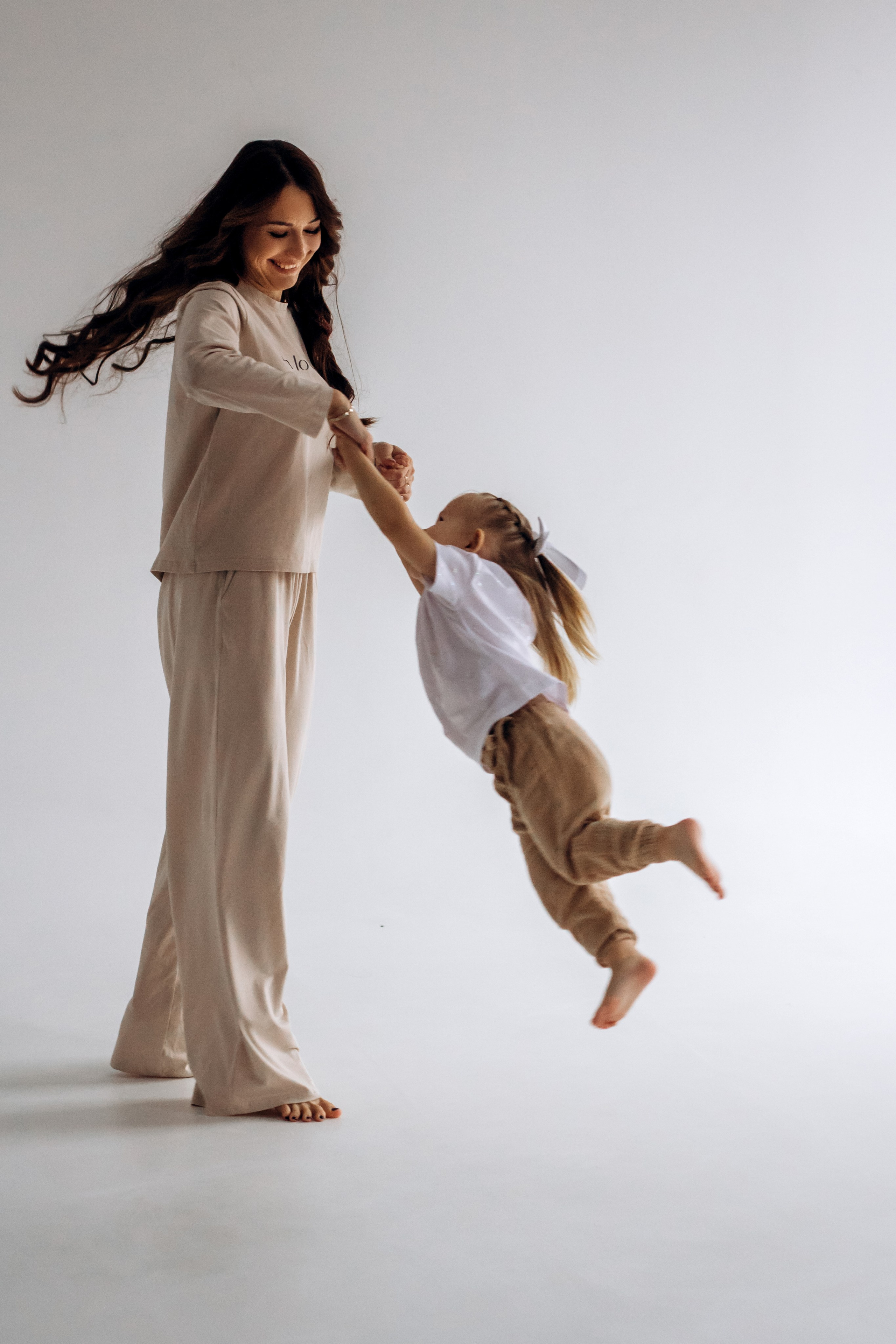 Мама и дочь Вика и Ева. Семейный фотограф в Ростове-на-Дону Безкишкина Татьяна