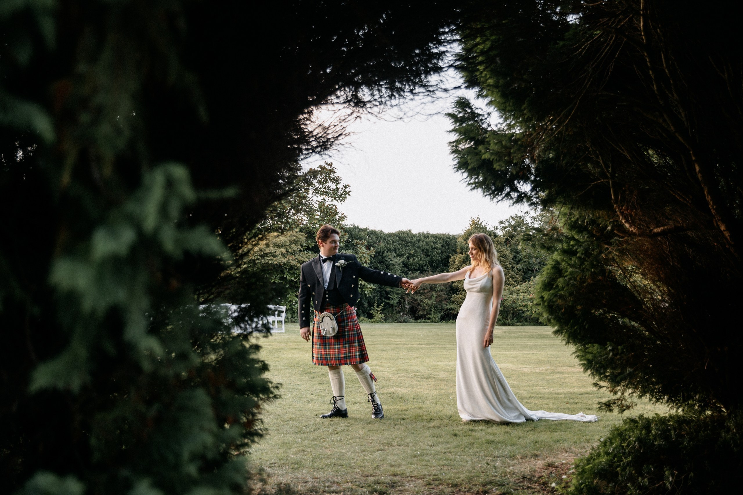 Ana & Tom Wedding at Notley Abbey. Moments Catchers — Wedding Photography & Video Duo in London