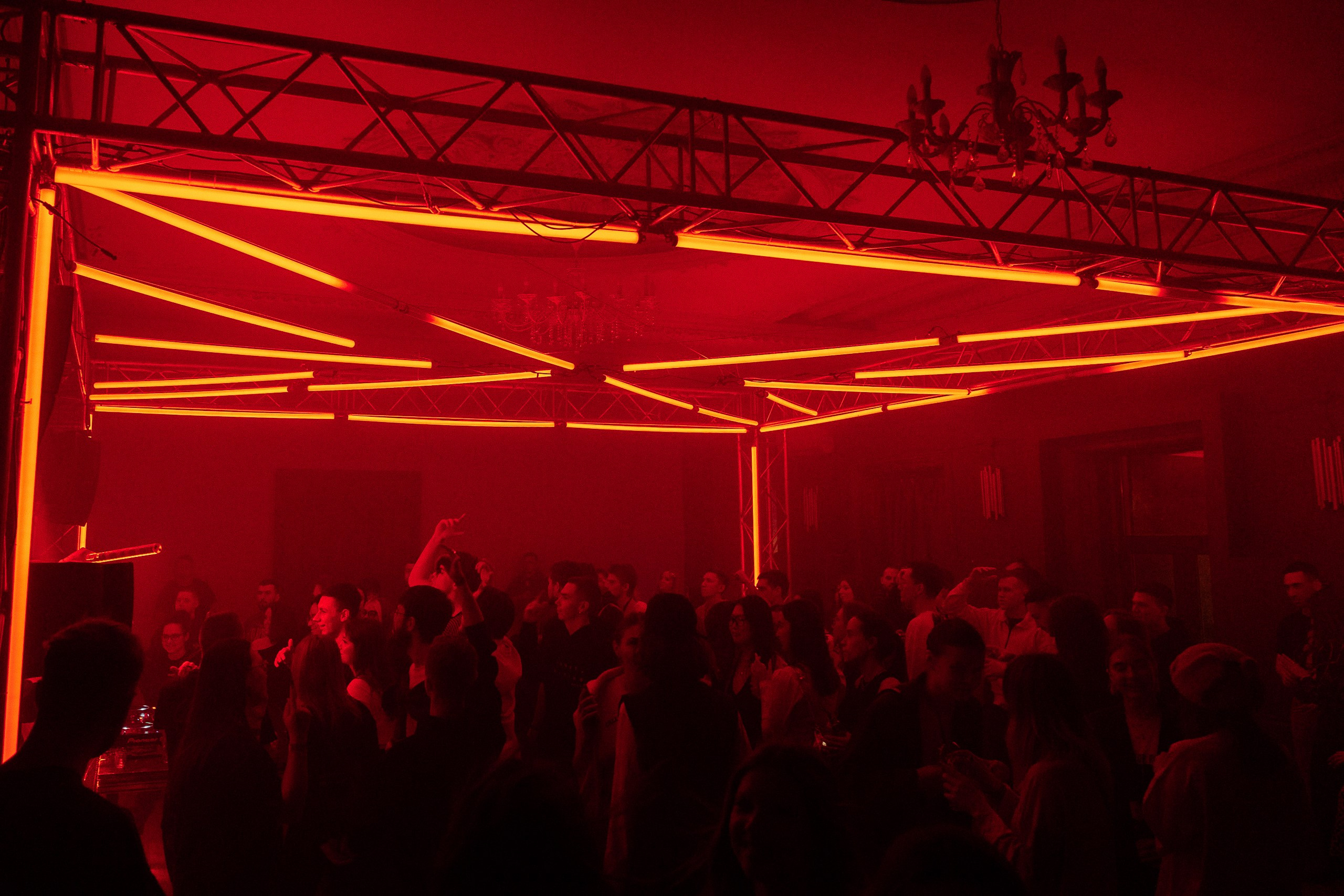 Metro Gorkovskaya Osobnyak 1857. Sunnyman