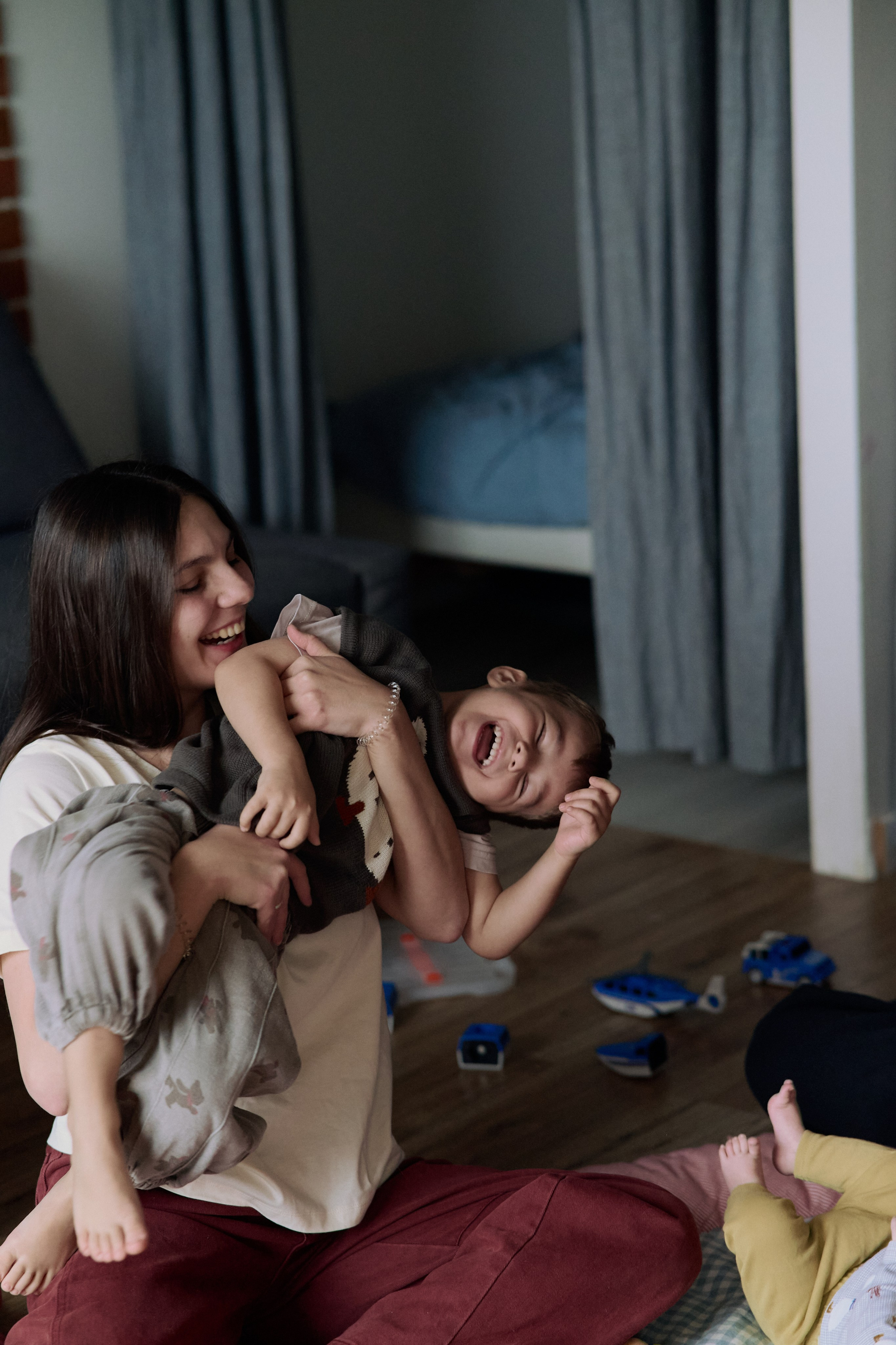 Эмир, Диана, Леон и Амин дома. Семейный и свадебный lifestyle-фотограф в Москве Мария Петрова