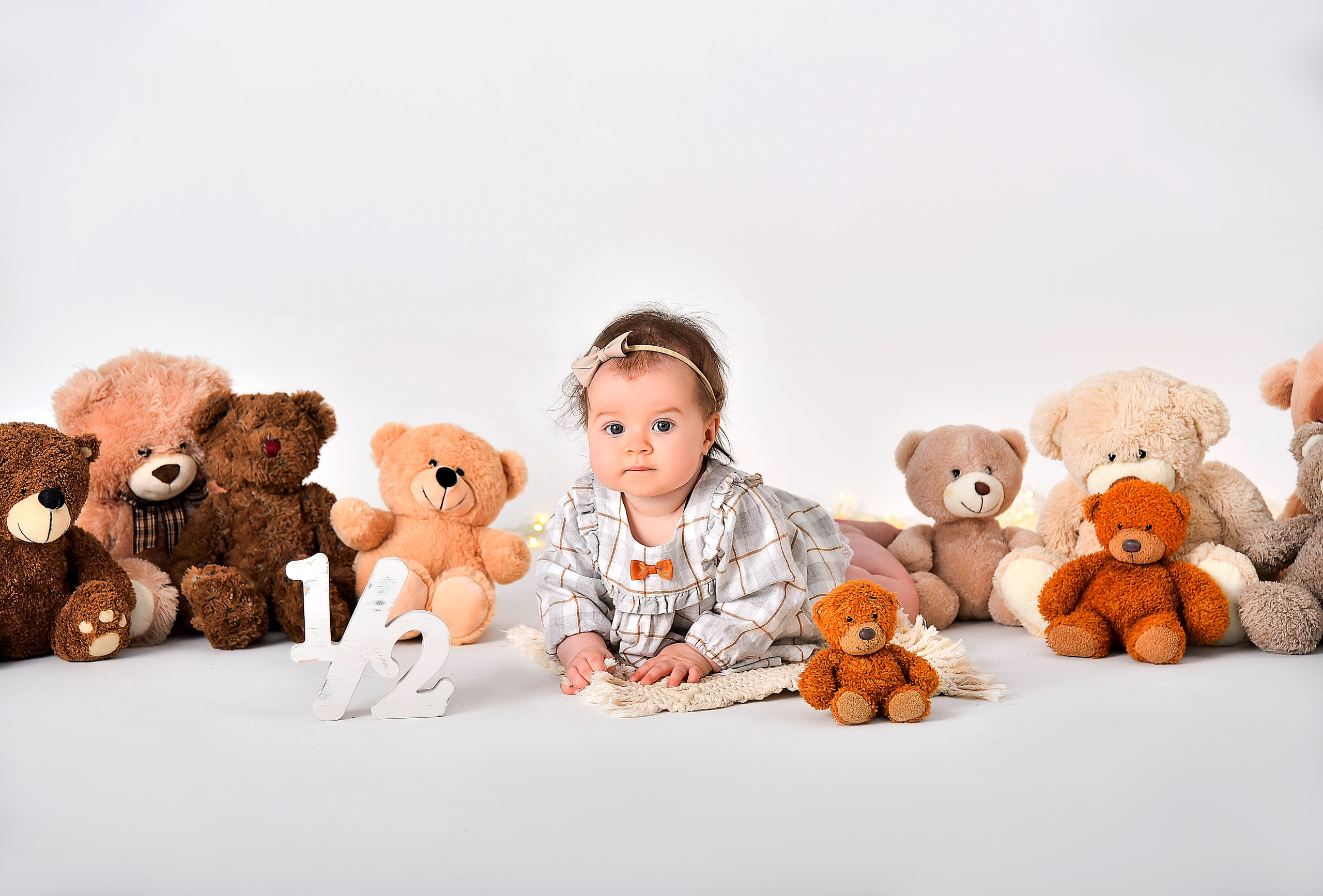 Малышки Антураж