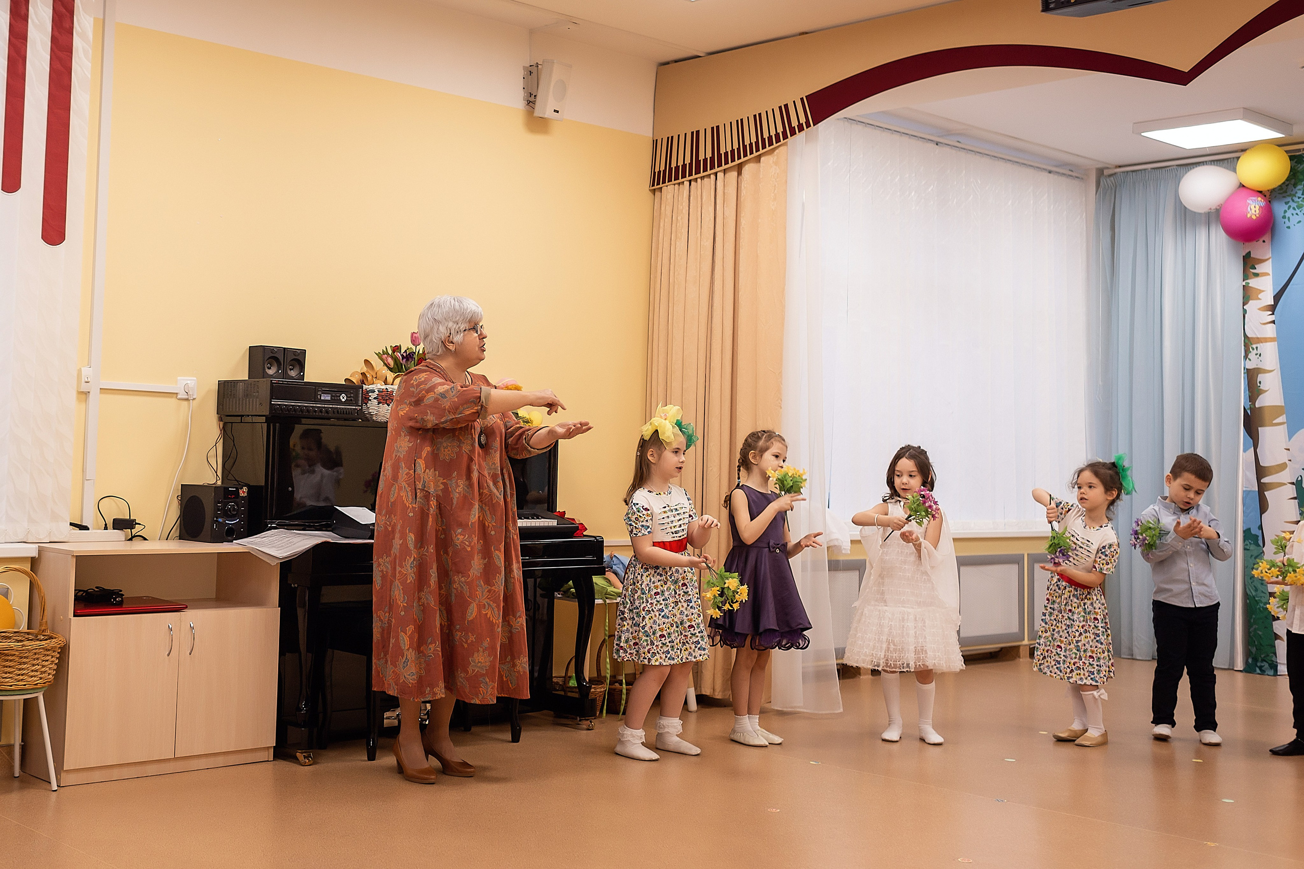 Весенний утренник_старшая группа_2025. Семейный фотограф в Санкт-Петербурге