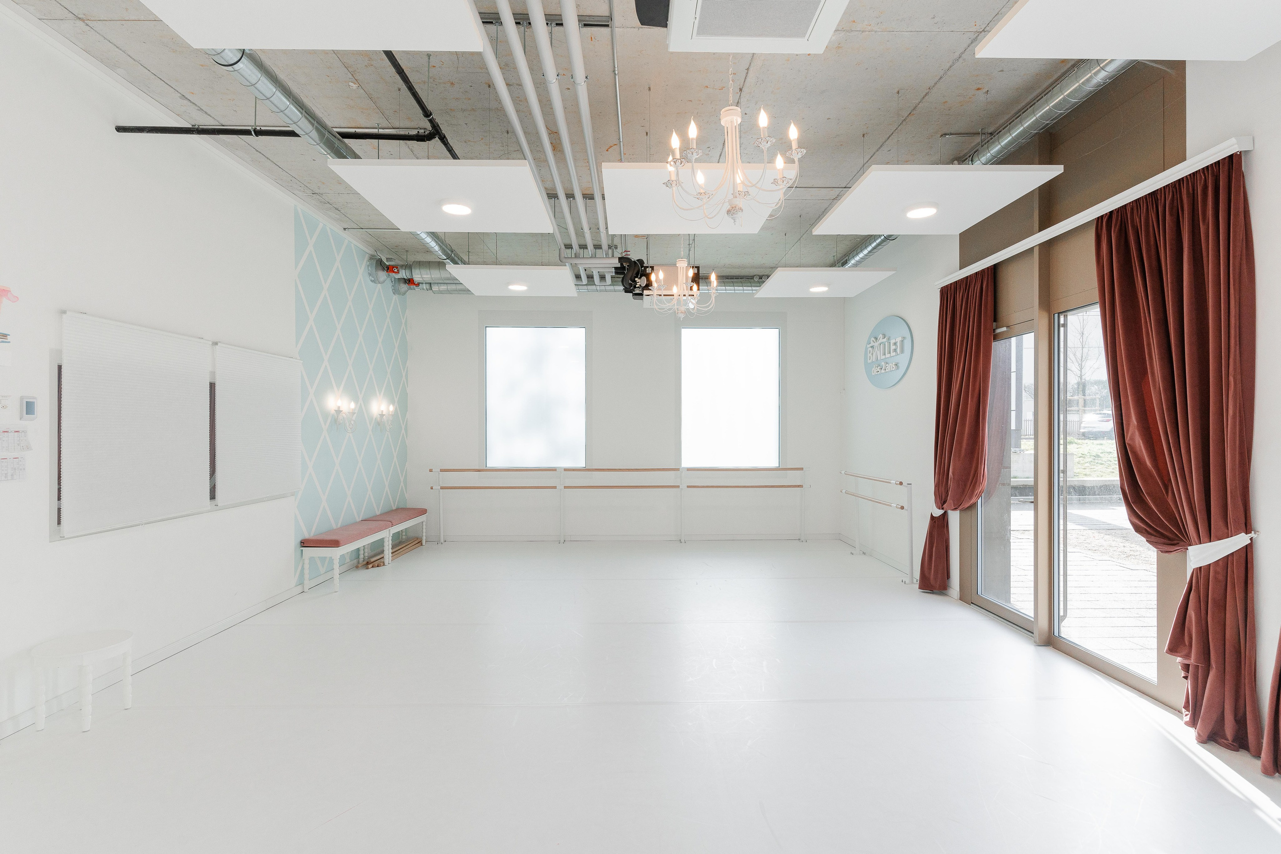 Commercial Photographer Geneva | Interior, Business & Restaurant Photography. Professional Wedding Photographer Geneva & Romande Switzerland | Tanya Creator