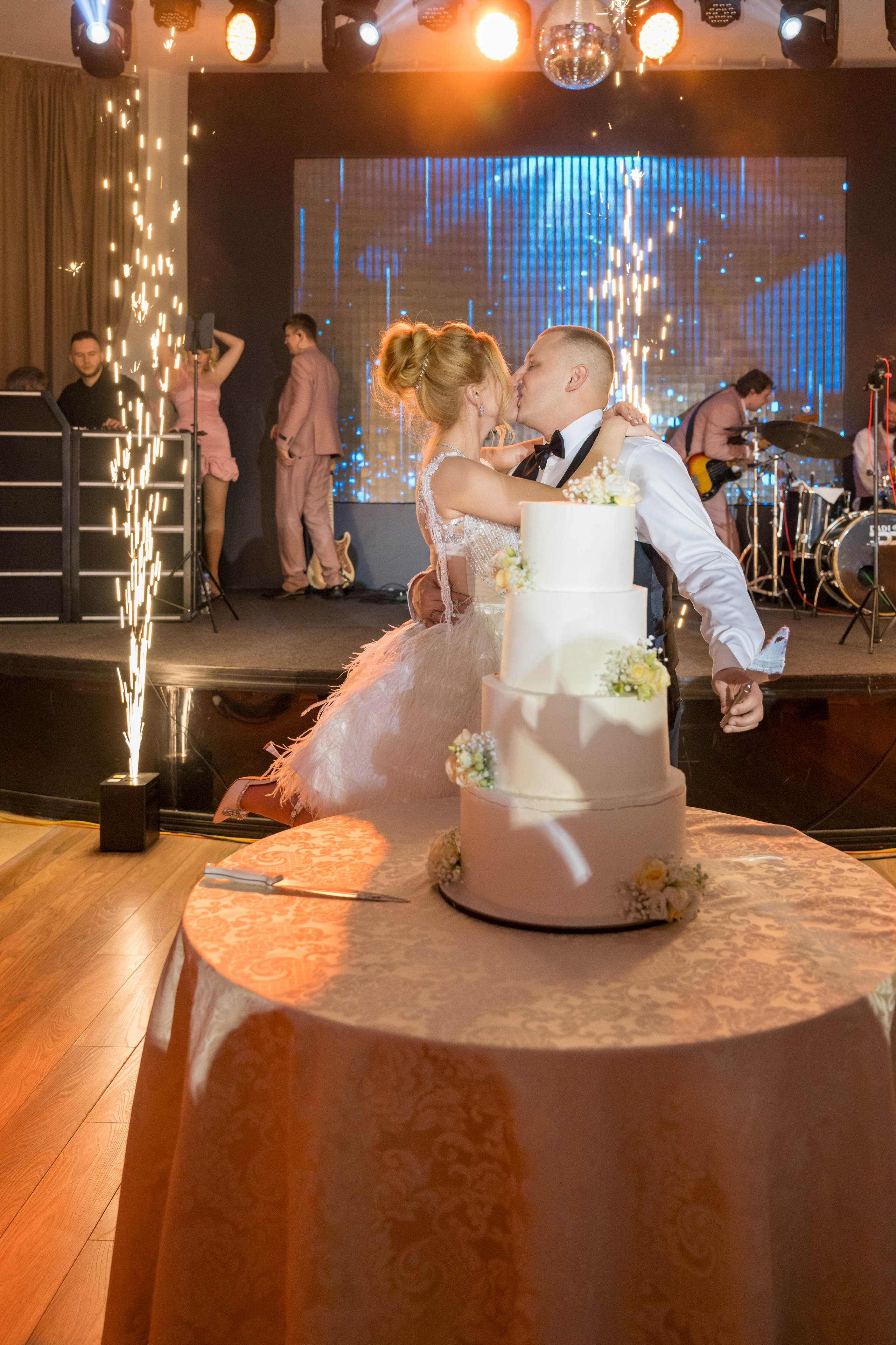 Виктор & Кристина. Семейный и контент фотограф в Москве Alira