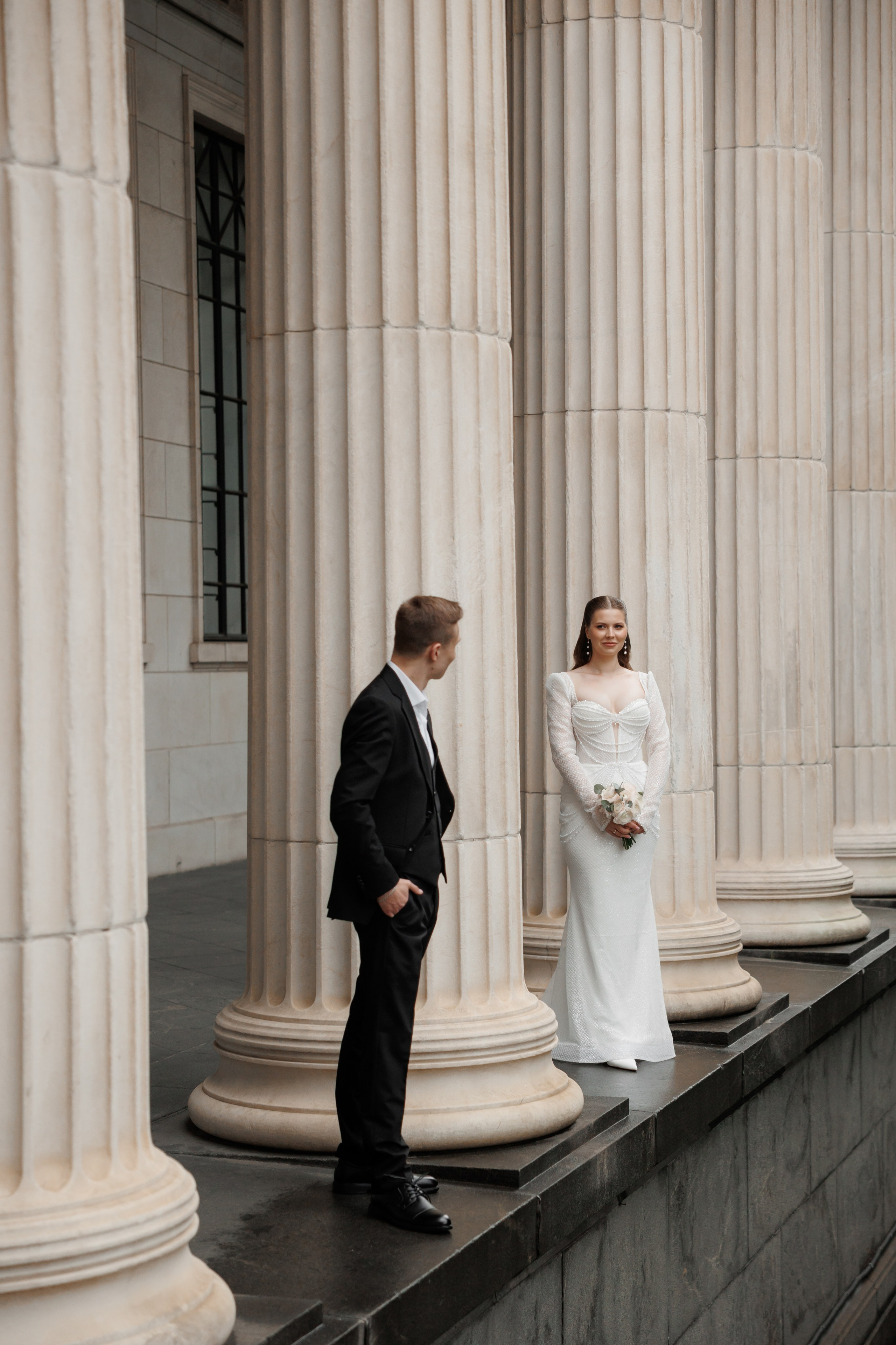 Фотосессия у Пушкинского музей. Свадебный и репортажный фотограф (Москва, Королев и другие)