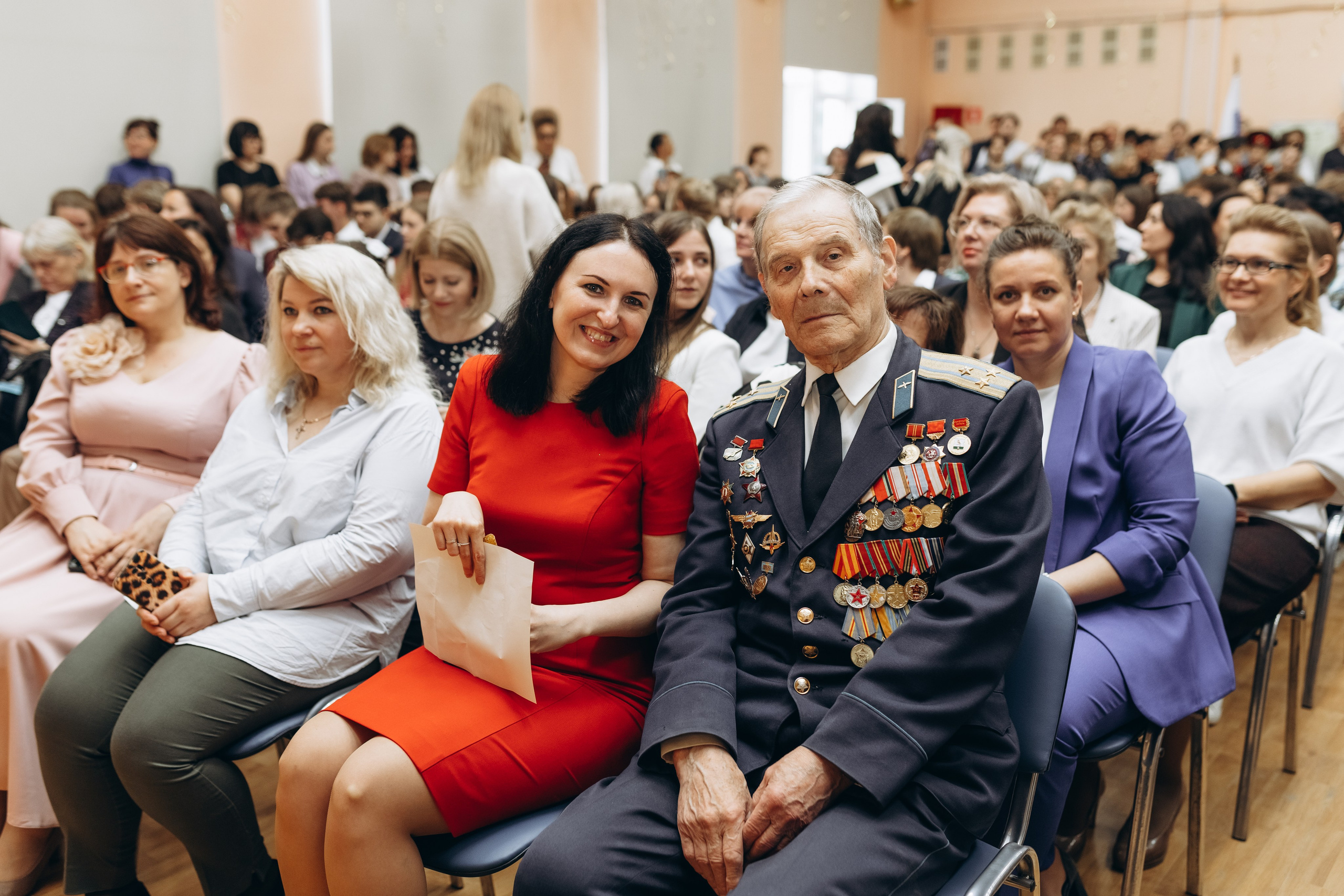 Последний звонок концерт+ фотозона. Фотограф Людмила Оюн