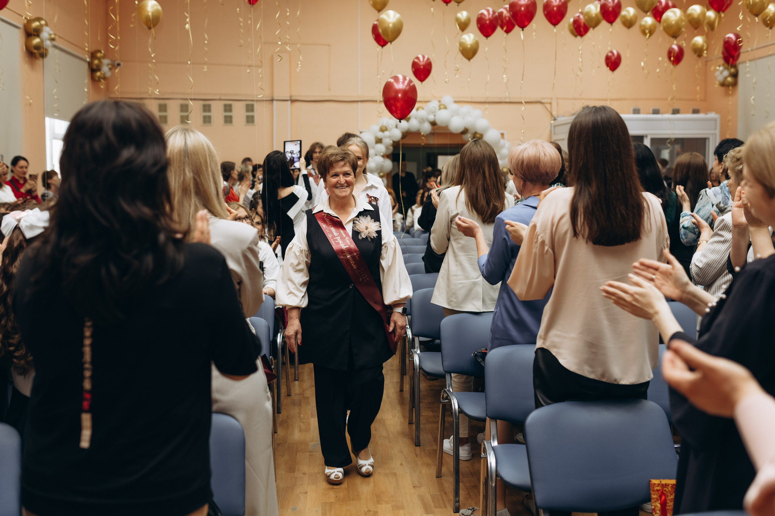 Последний звонок концерт+ фотозона. Фотограф Людмила Оюн