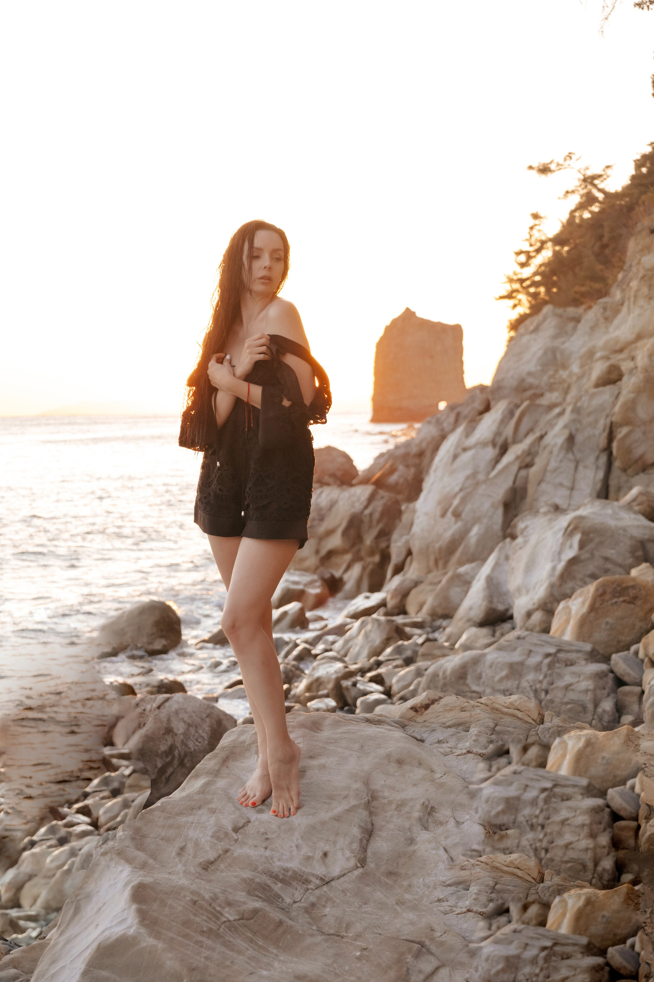 Юлия. Заката на скале Парус. Семейный и портретный фотограф в Геленджике Любовь Бодрова