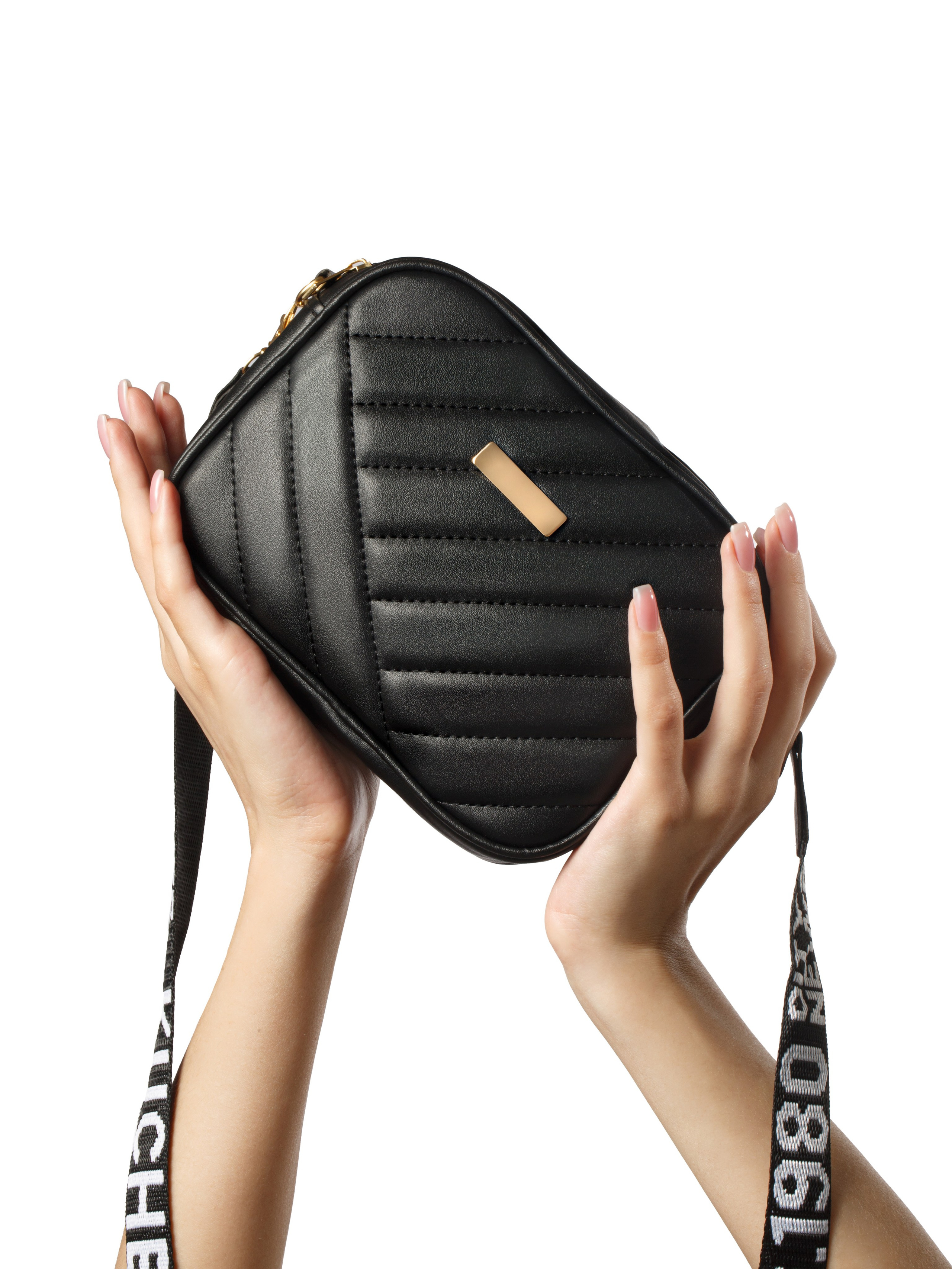 Ретушь фотографий сумок и рюкзаков | Студия SVITHART