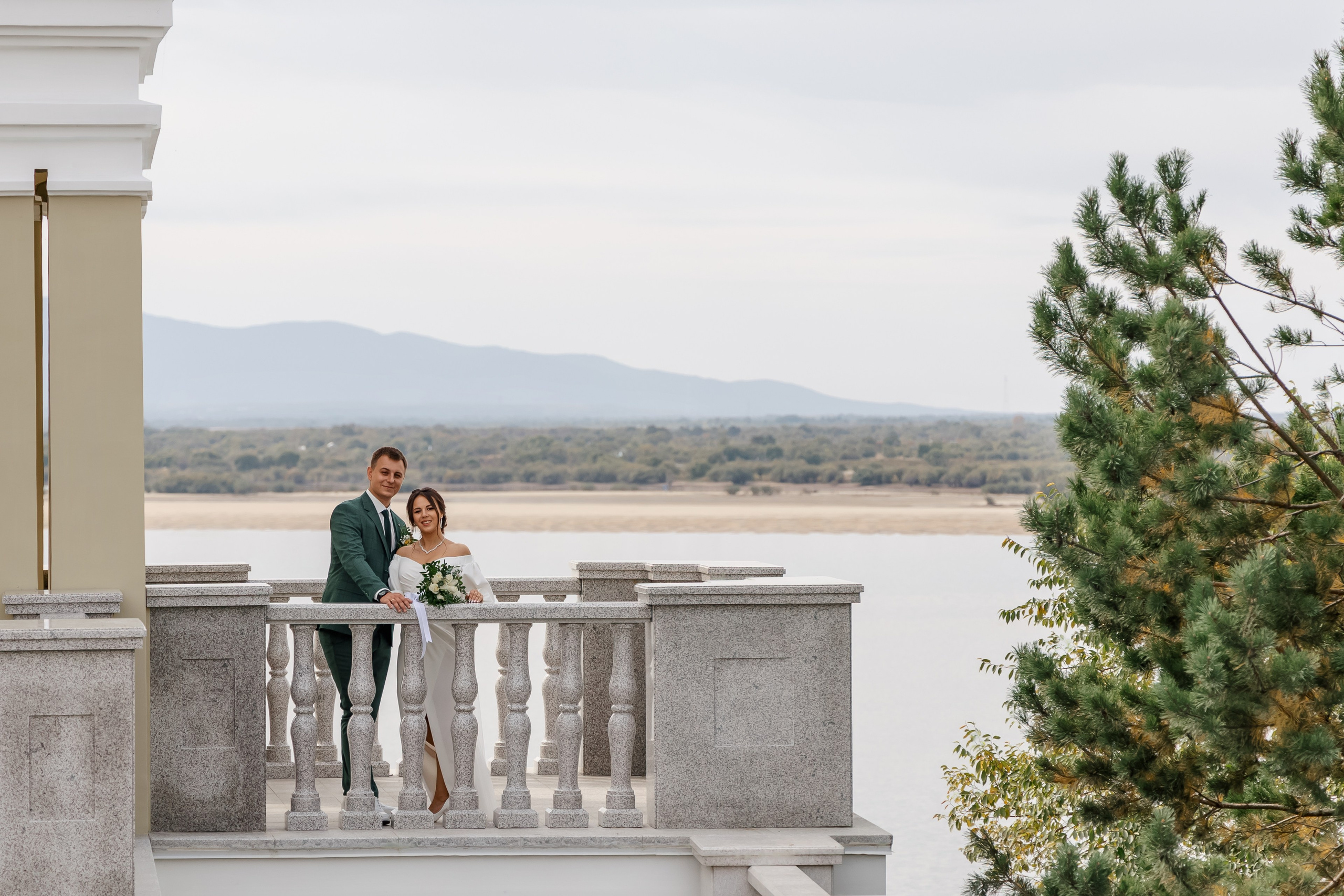 Олег и Юлия. Свадебная прогулка. Свадебный фотограф в Хабаровске