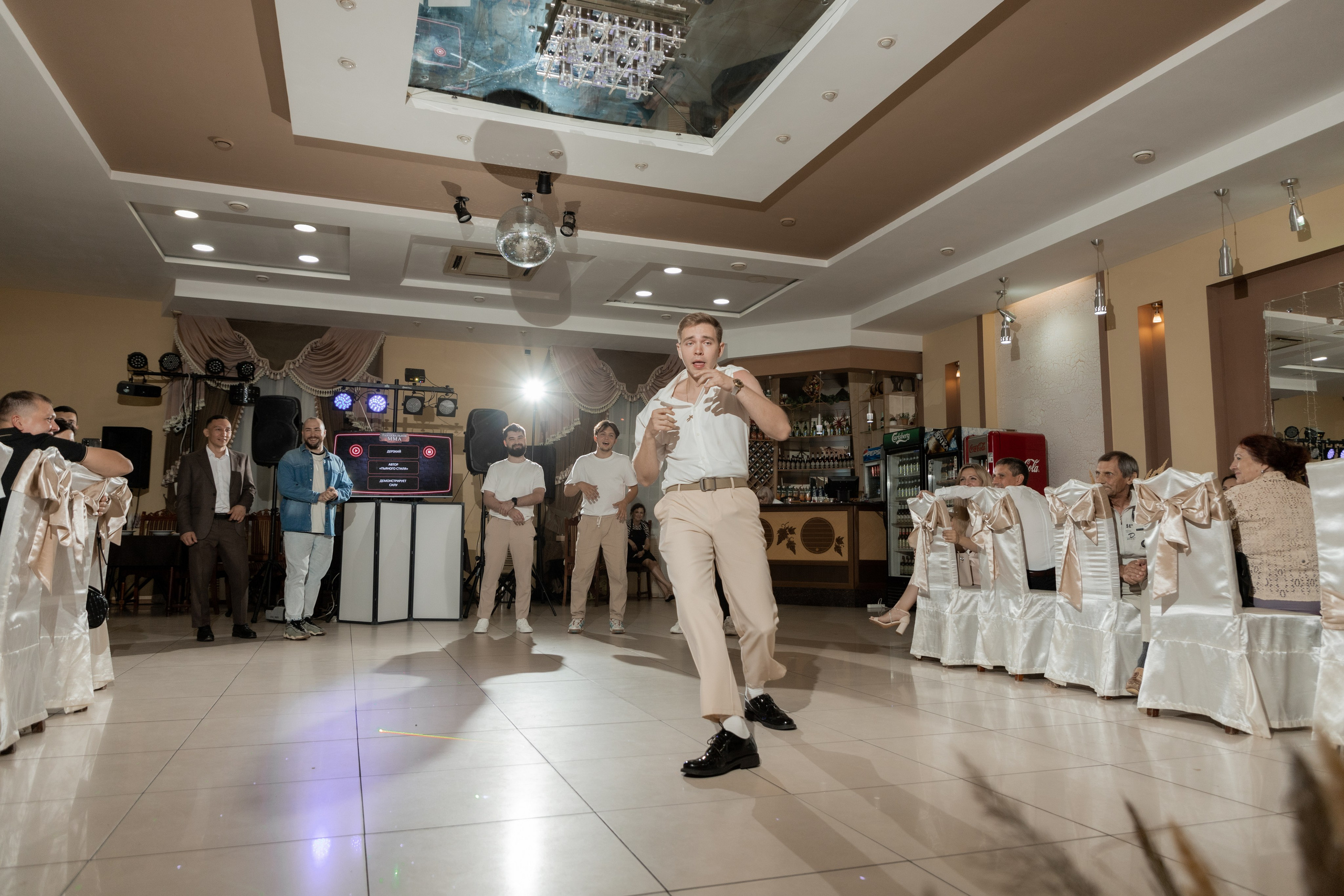 Роман и Александра (банкет). Свадебный фотограф Ангелина Сунгатулина | Саратов | Балаково | Вольск