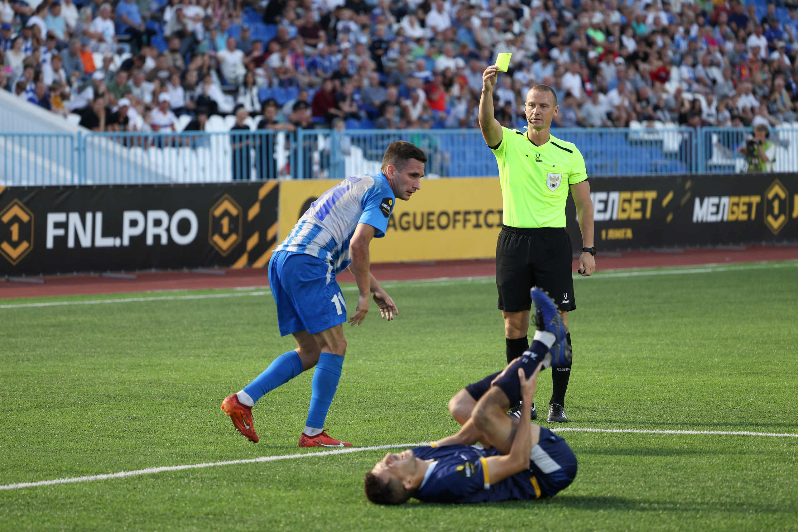Фото футбольных матчей Первая лига ФНЛ. Фотограф Дмитрий Алексеев