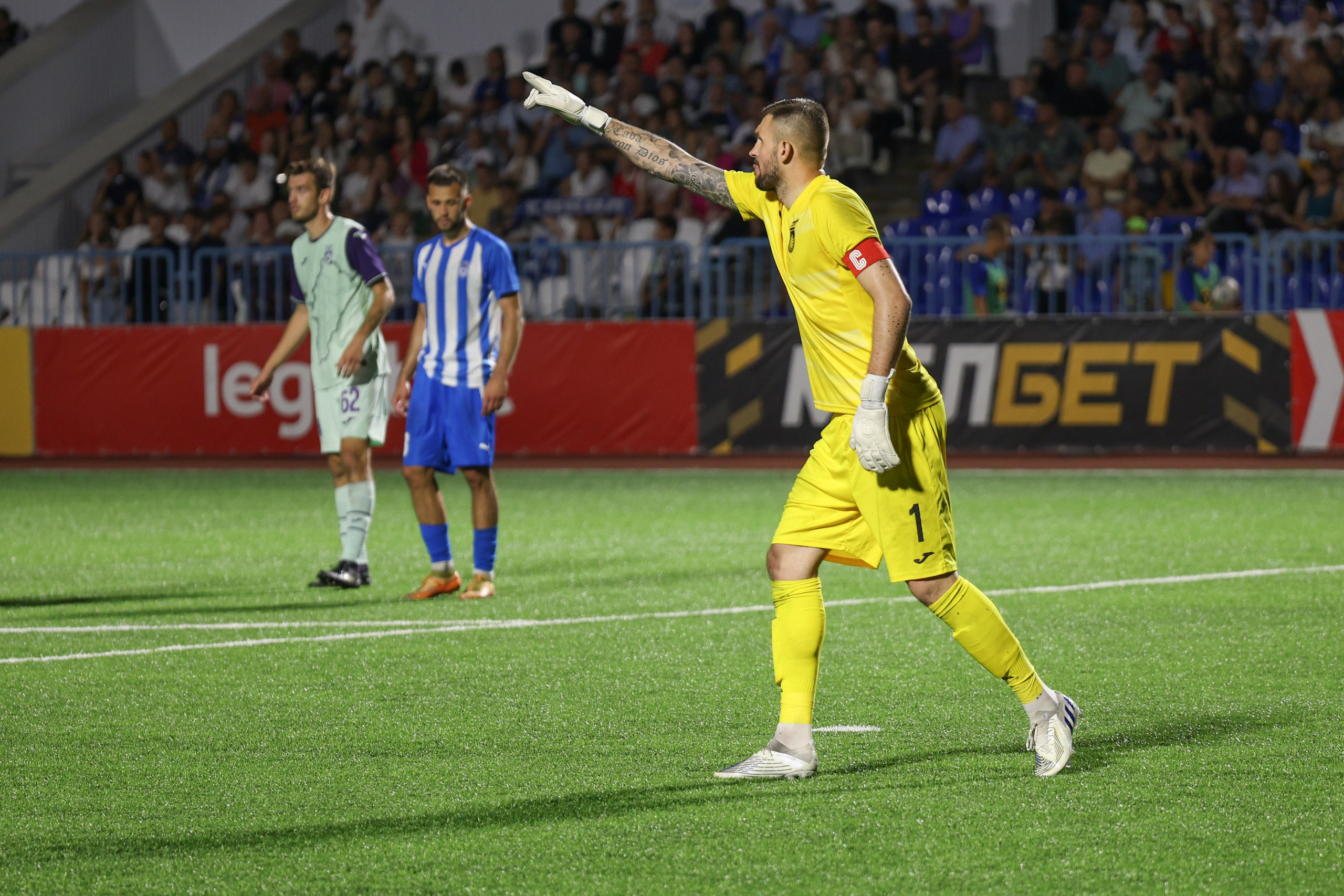 Фото футбольных матчей Первая лига ФНЛ. Фотограф Дмитрий Алексеев