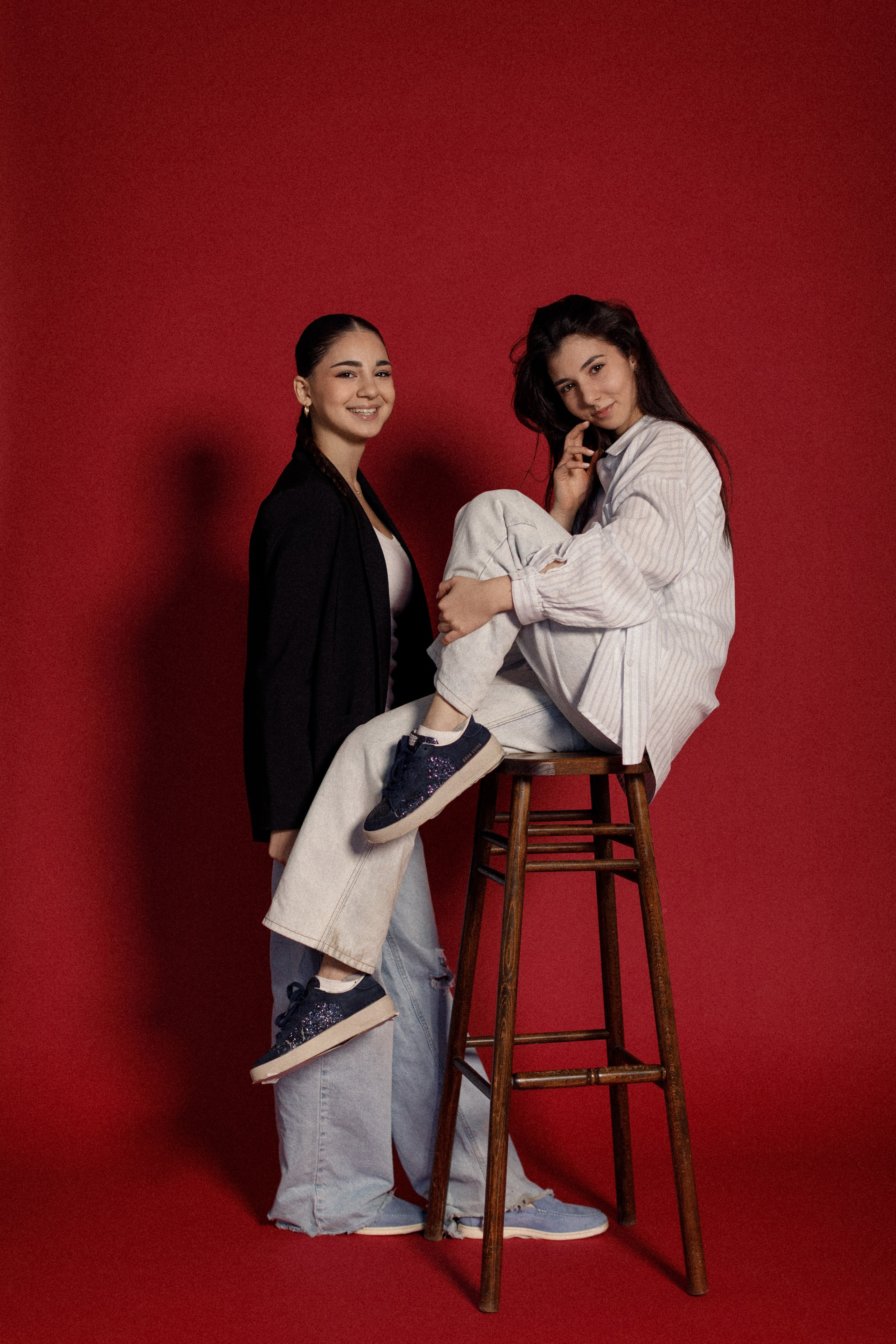 Фотосессия сестёр в студии. Фотограф во Владикавказе Юрий Геворгизов