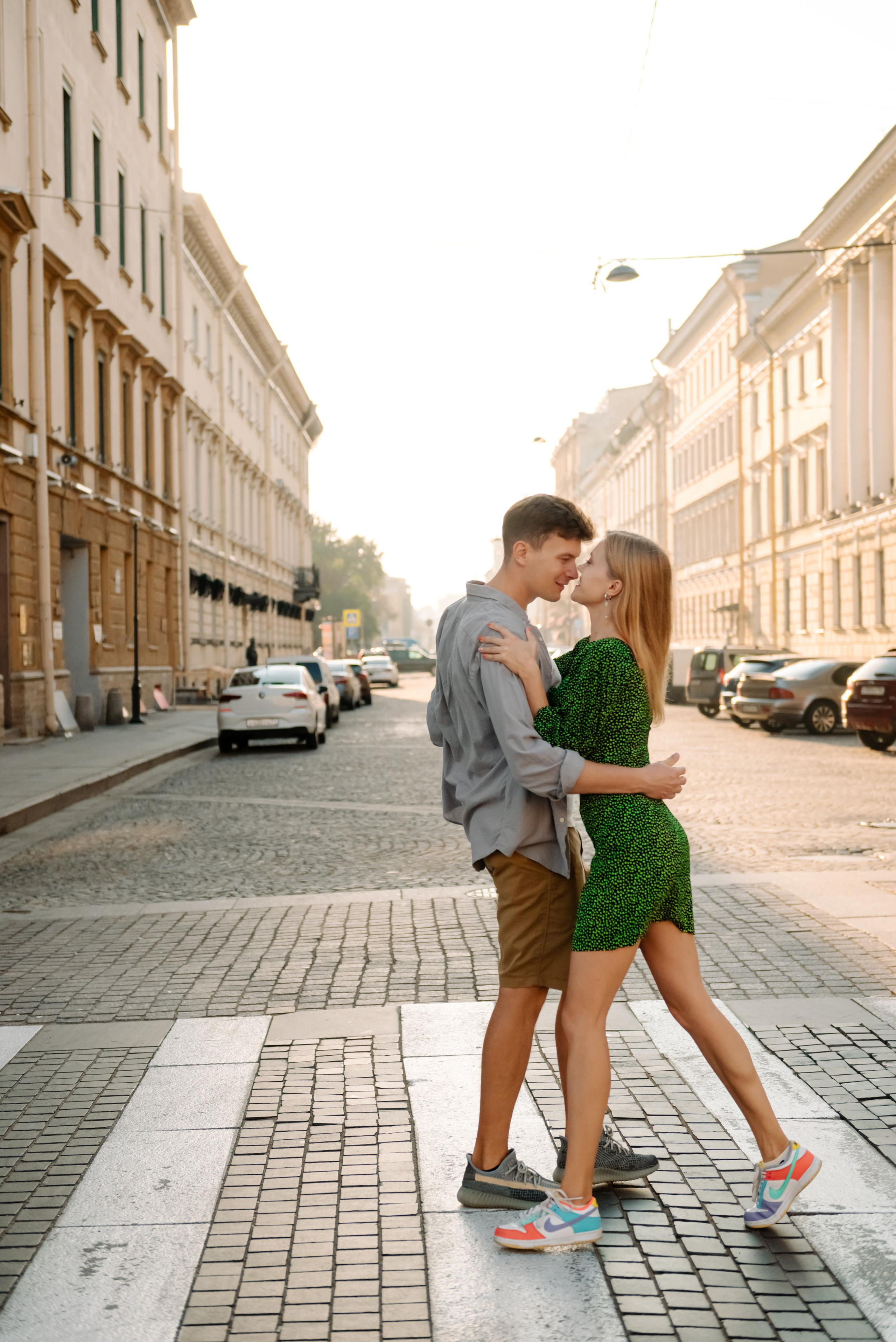 Даша и Даня. Питер утром. Свадебный и сеейный фотограф в Санкт-Петербурге Елена Худякова