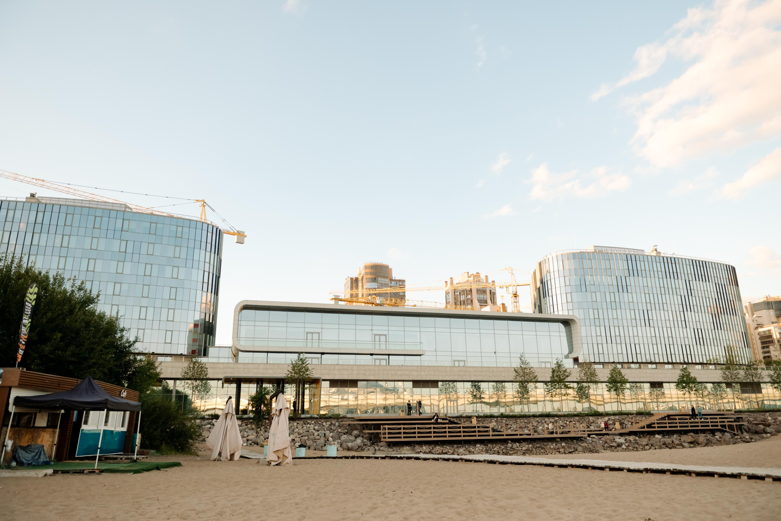 Прогулка по берегу. Свадебный и сеейный фотограф в Санкт-Петербурге Елена Худякова