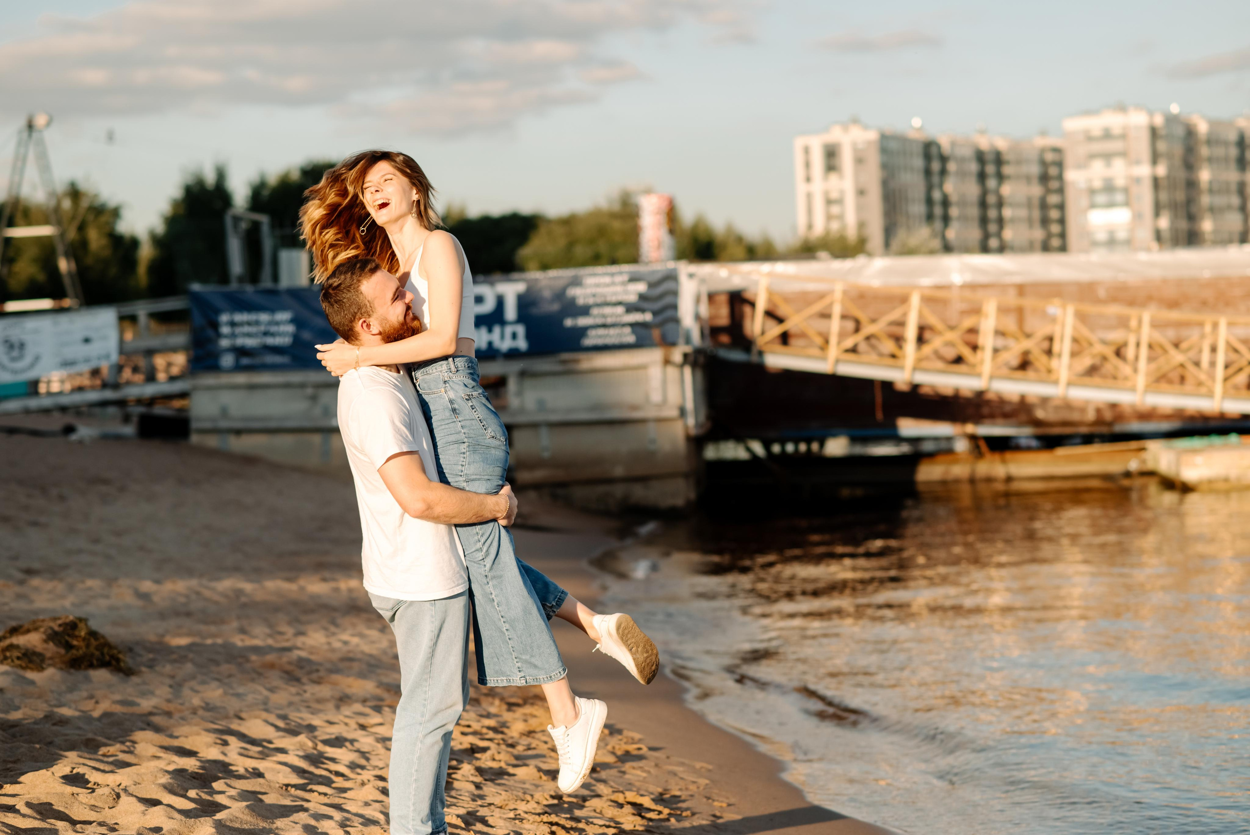 Прогулка по берегу. Свадебный и сеейный фотограф в Санкт-Петербурге Елена Худякова