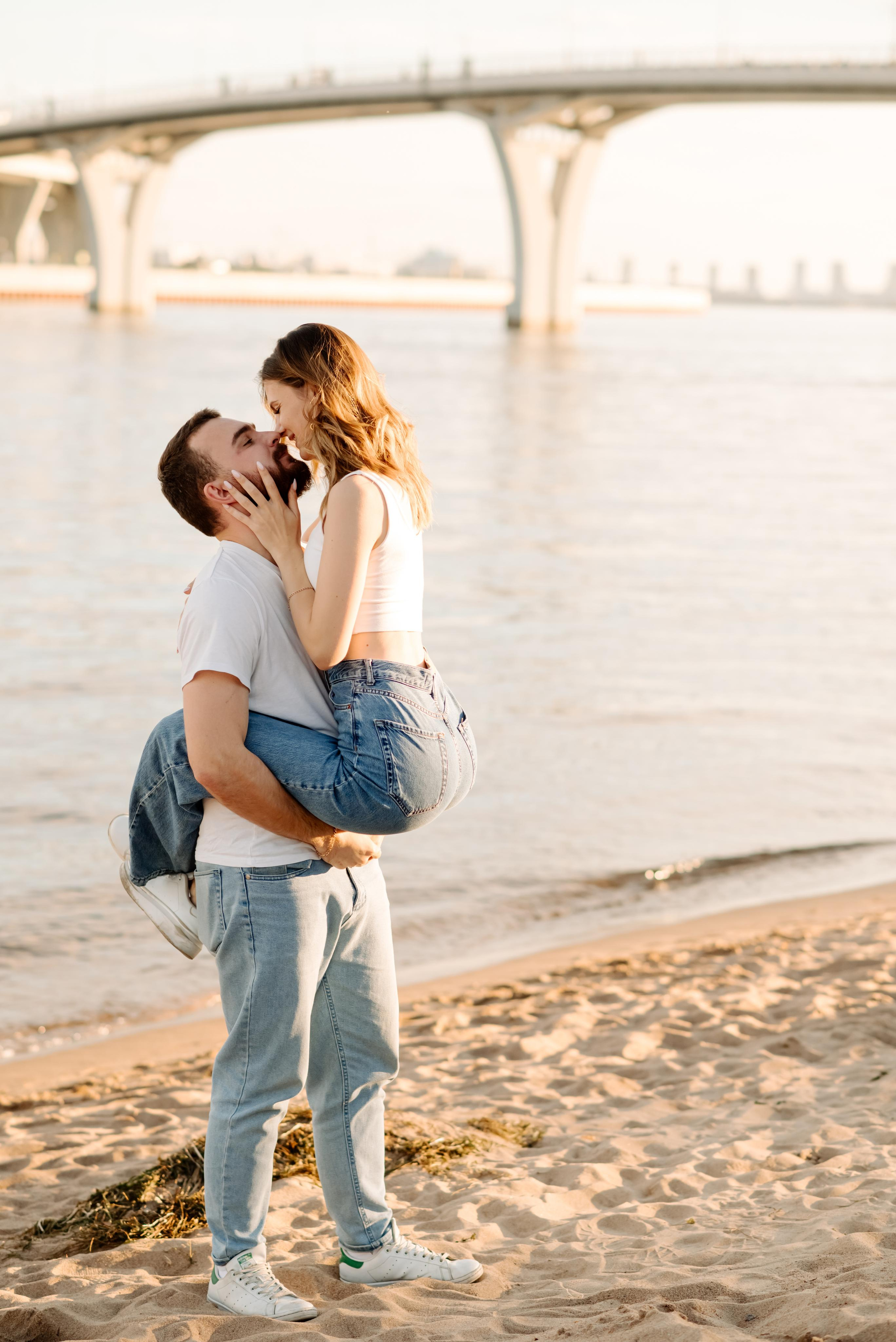Прогулка по берегу. Свадебный и сеейный фотограф в Санкт-Петербурге Елена Худякова