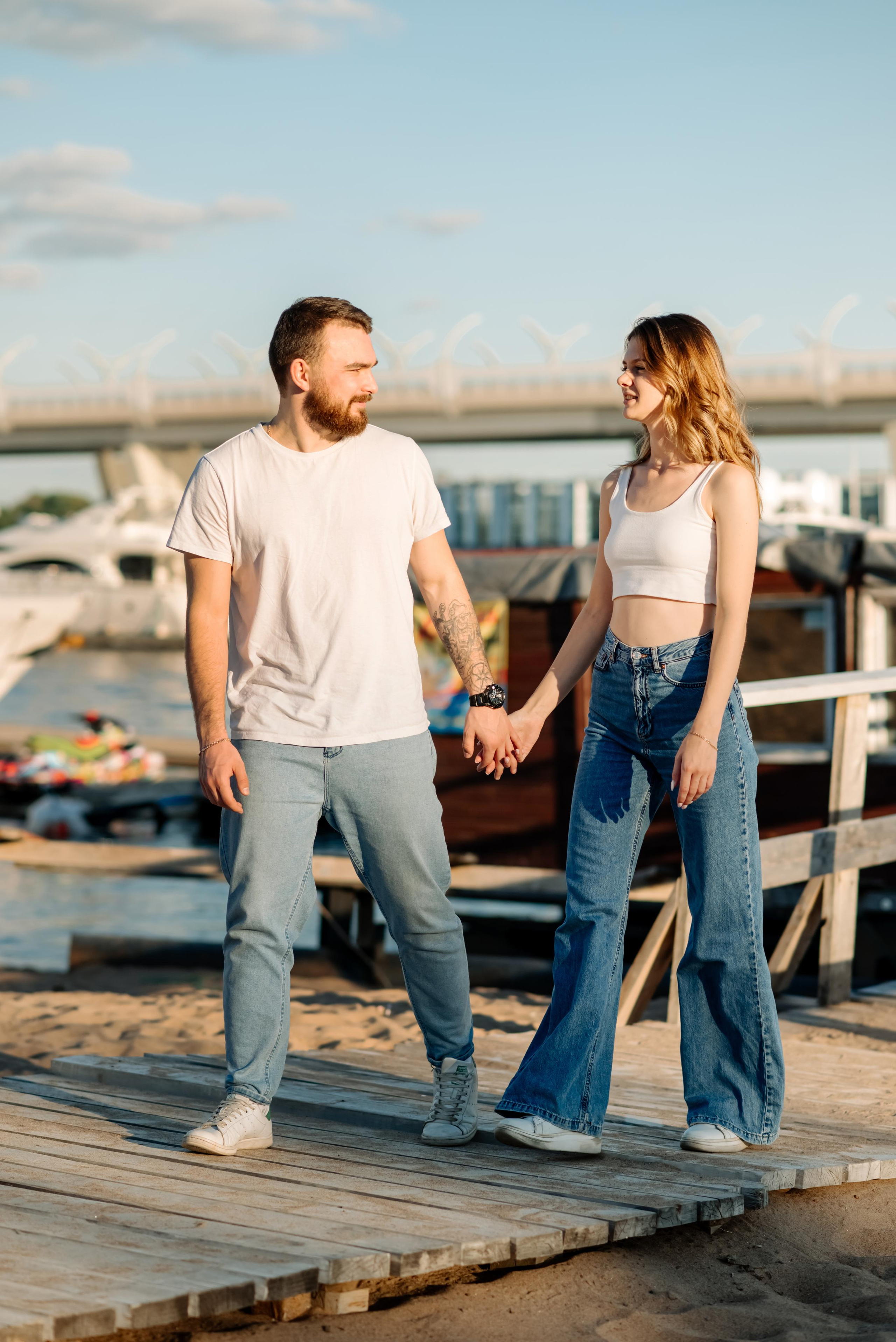 Прогулка по берегу. Свадебный и сеейный фотограф в Санкт-Петербурге Елена Худякова