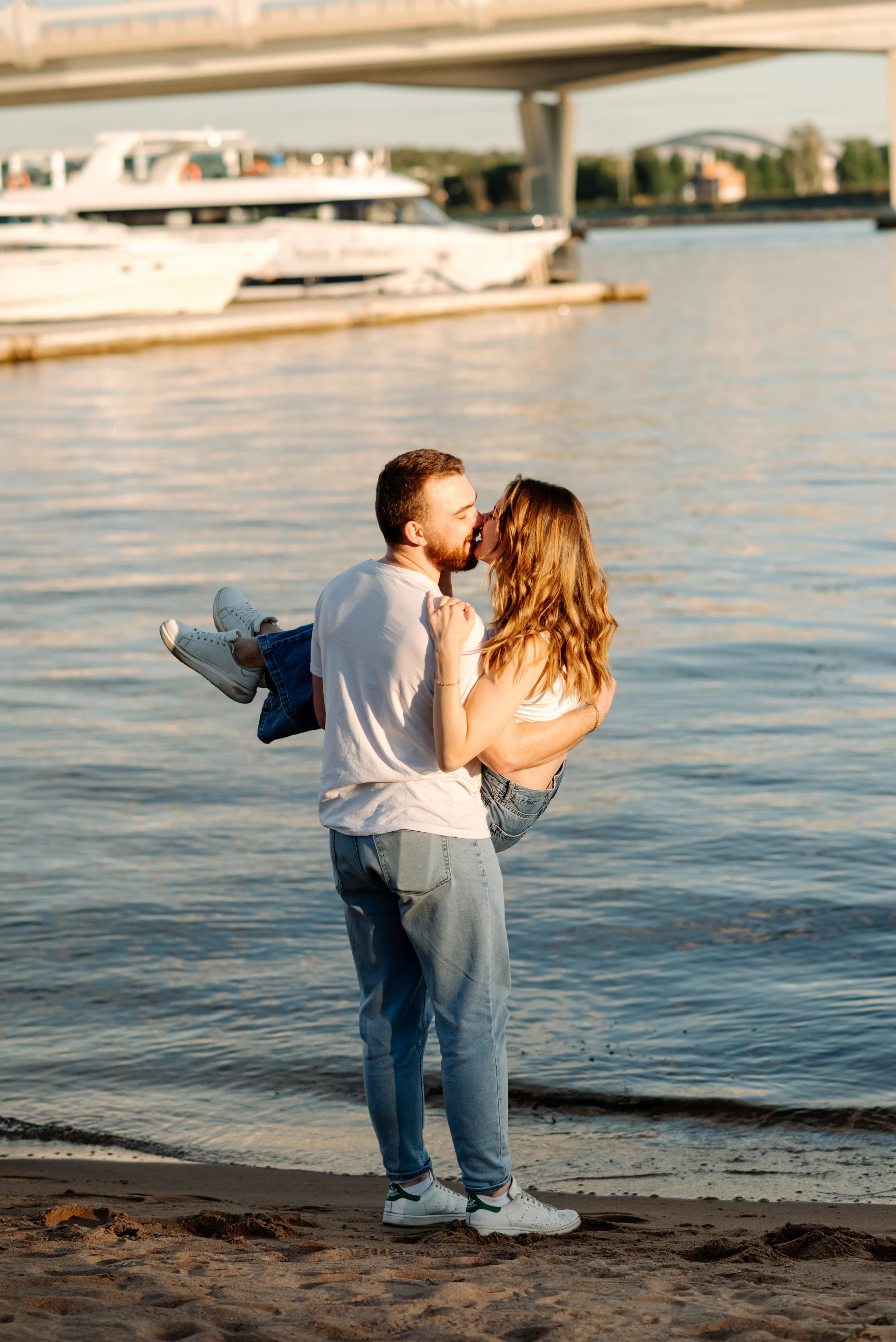 Прогулка по берегу. Свадебный и сеейный фотограф в Санкт-Петербурге Елена Худякова