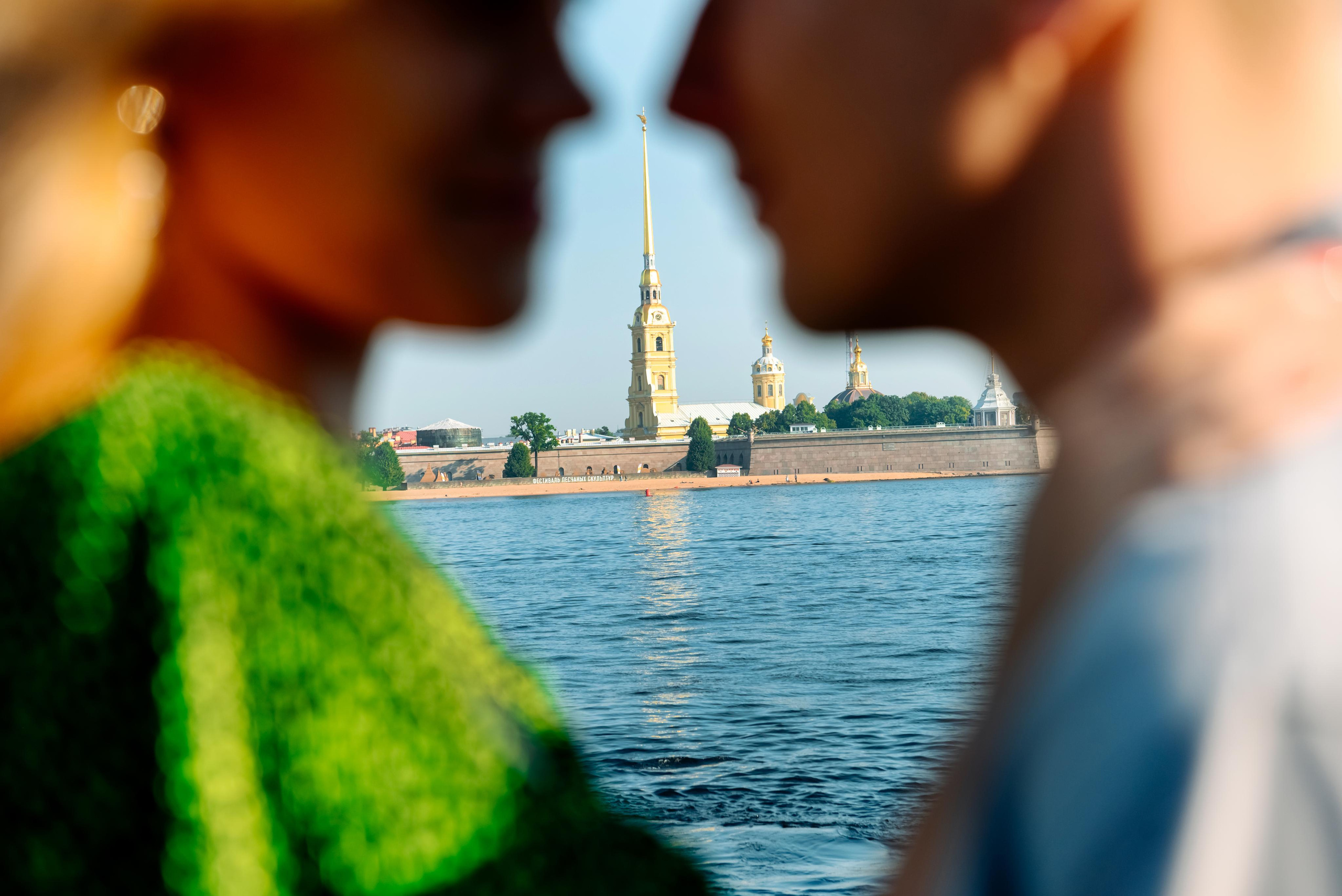 Даша и Даня. Питер утром. Свадебный и сеейный фотограф в Санкт-Петербурге Елена Худякова