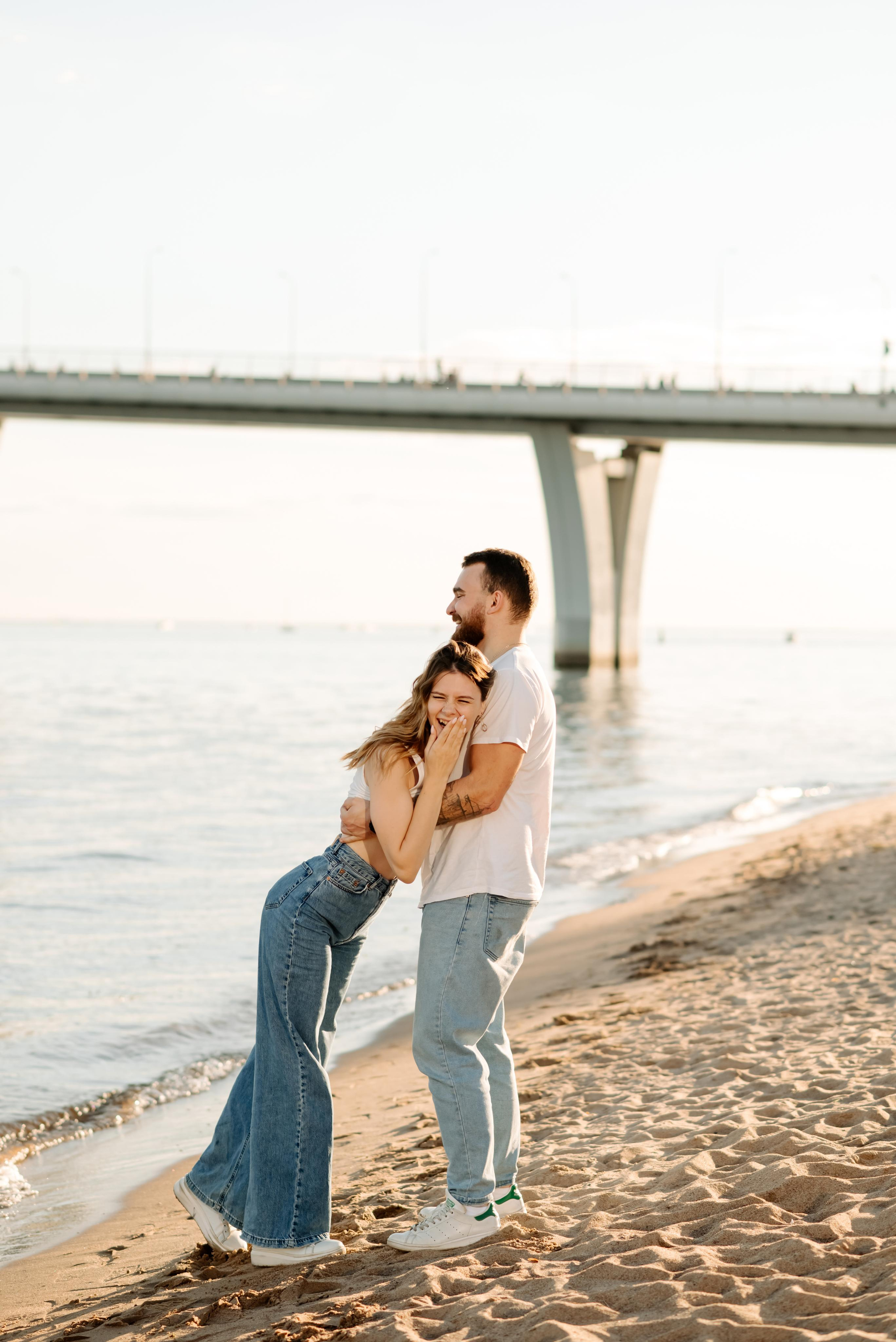 Прогулка по берегу. Свадебный и сеейный фотограф в Санкт-Петербурге Елена Худякова
