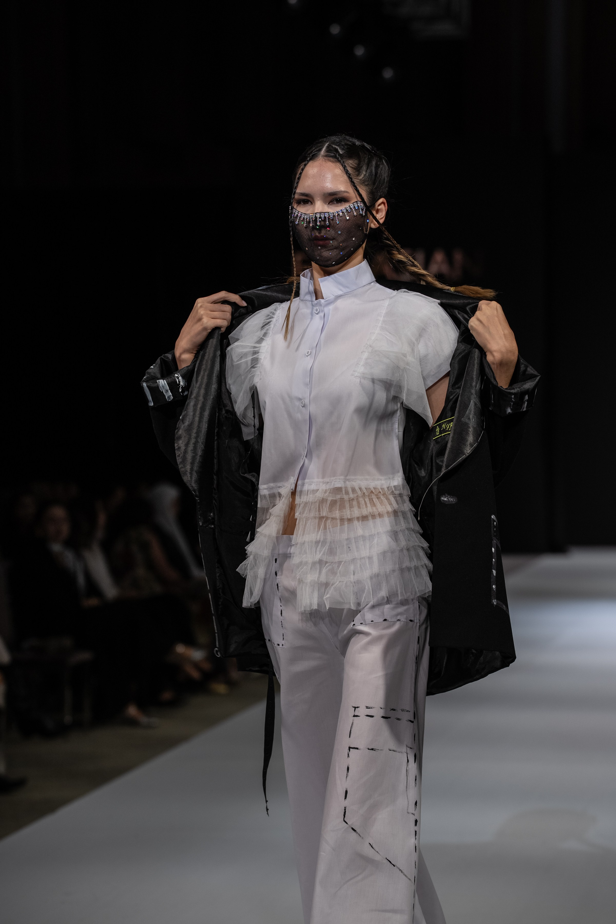 EURASIAN FASHION WEEK Nurasem. Сайт Алматинского НЮ АРТ, будуар и фэшн фотографа Дениса Карпенко