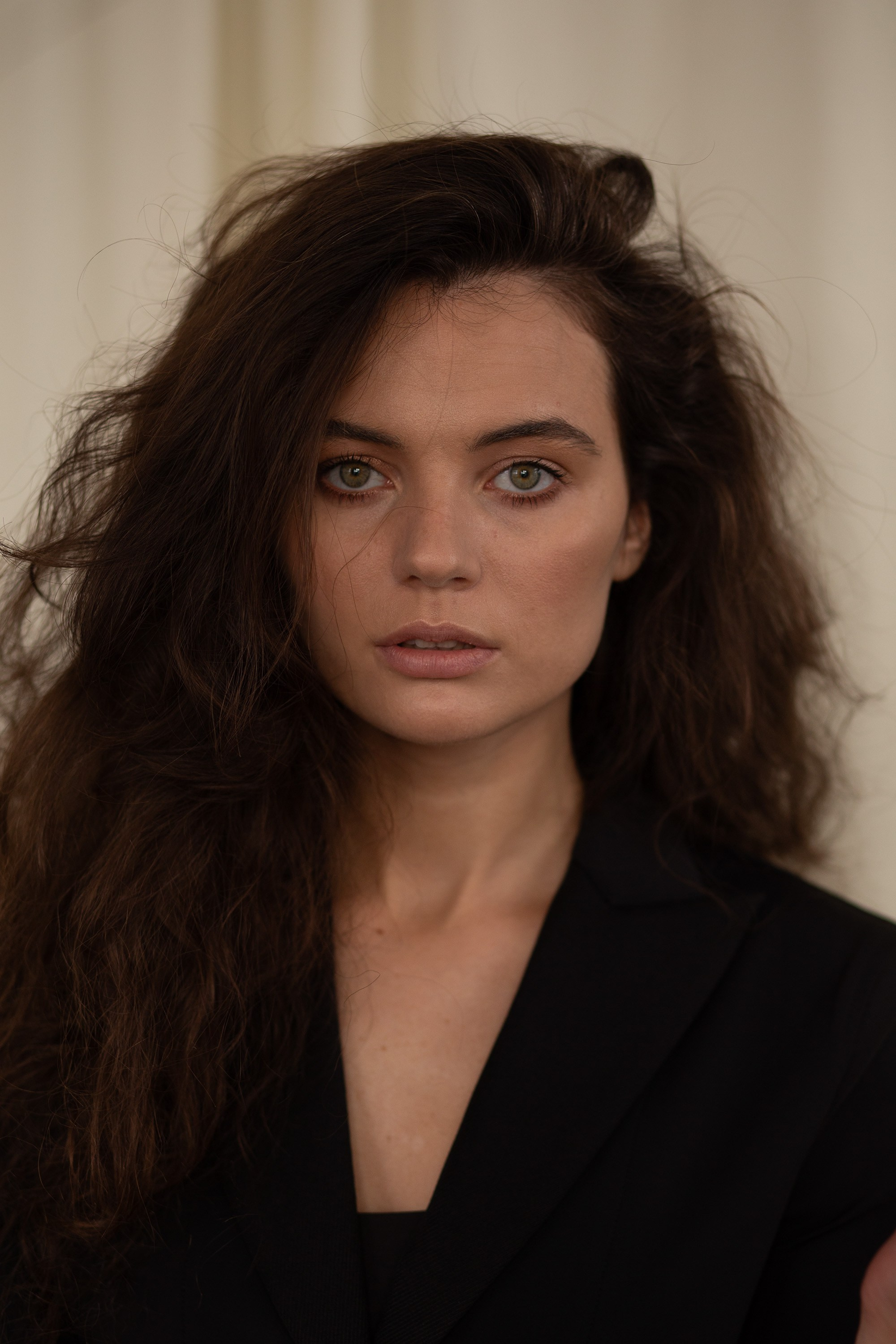 Retouching Training/Headshot Retouching Algorithm. AI Photo Retoucher and Image Restorer Zhanna Ognivo