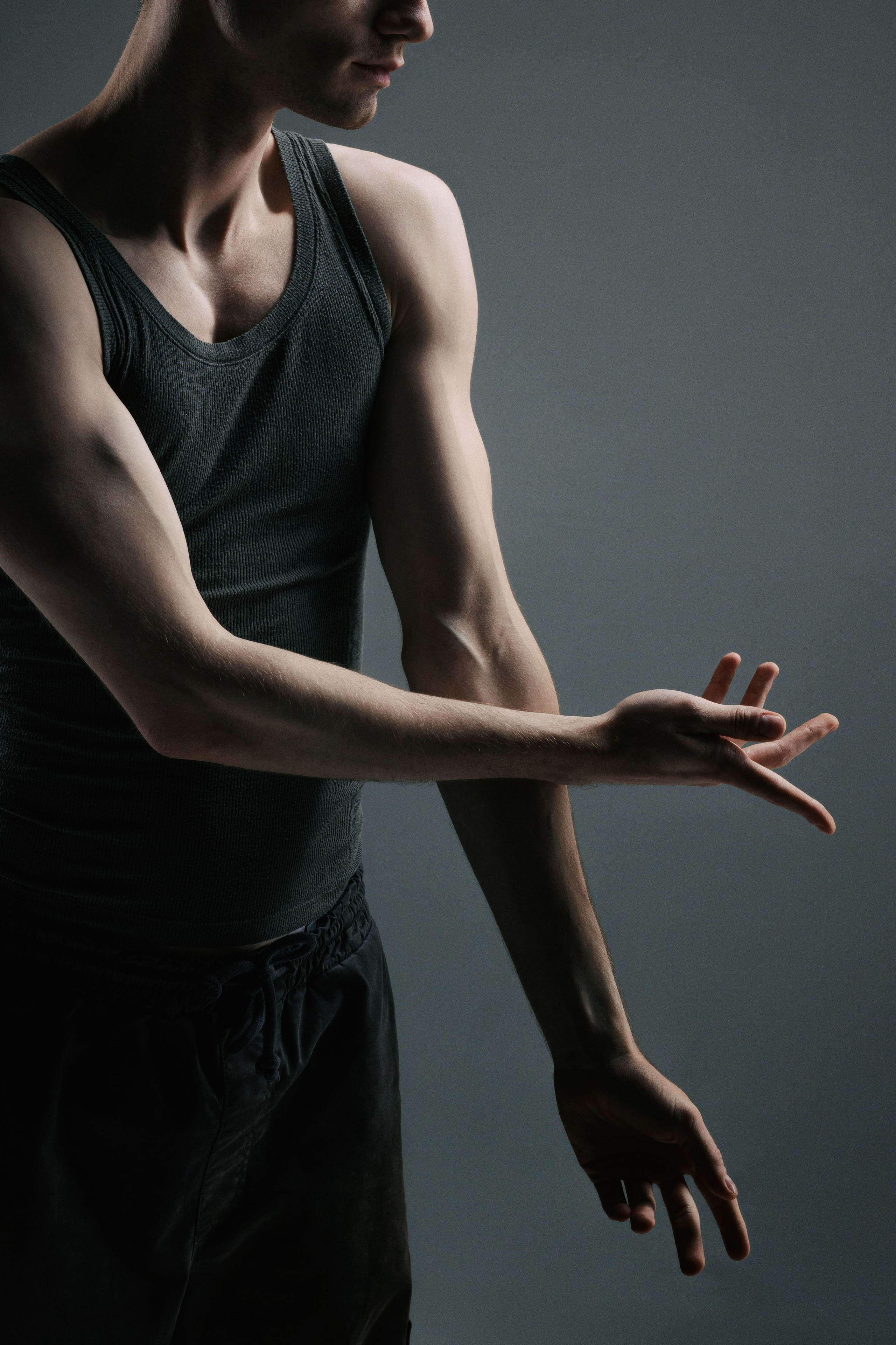 Артист балета Артём Кайков. Уютный фотограф в Таганроге: портреты, альбомы, семейные и детские фотосессии| Рада Шатунова