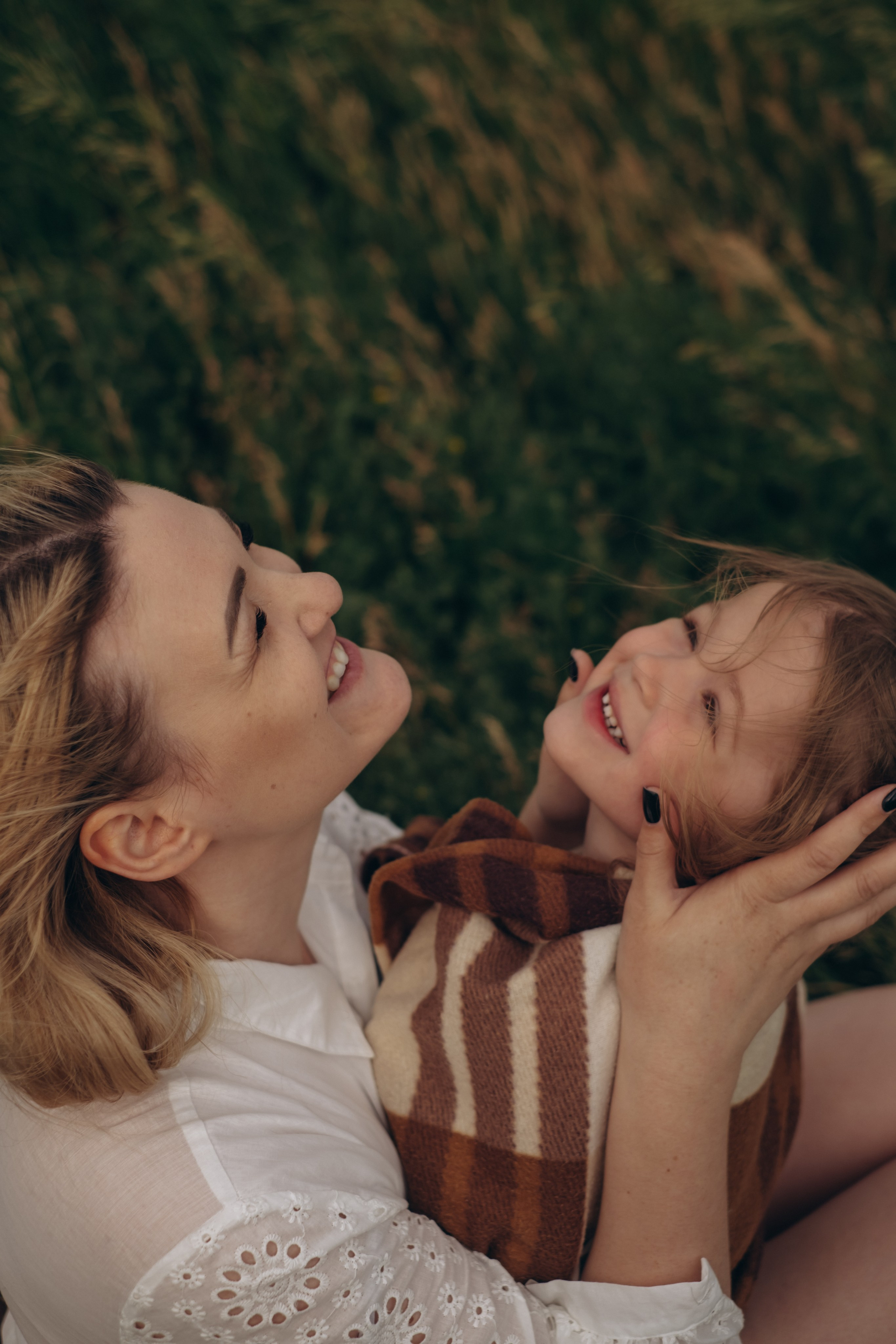 Прогулочная у моря. Мама и дочь. Фотограф Новосибирск Анна Рождественская